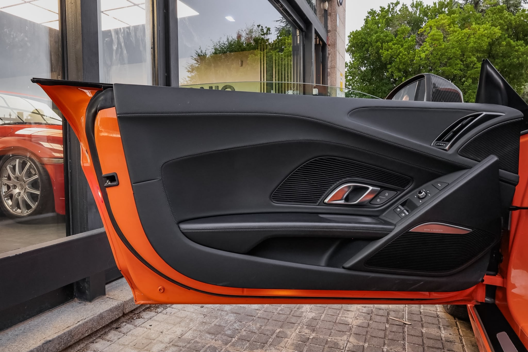 AUDI R8 V10 PLUS