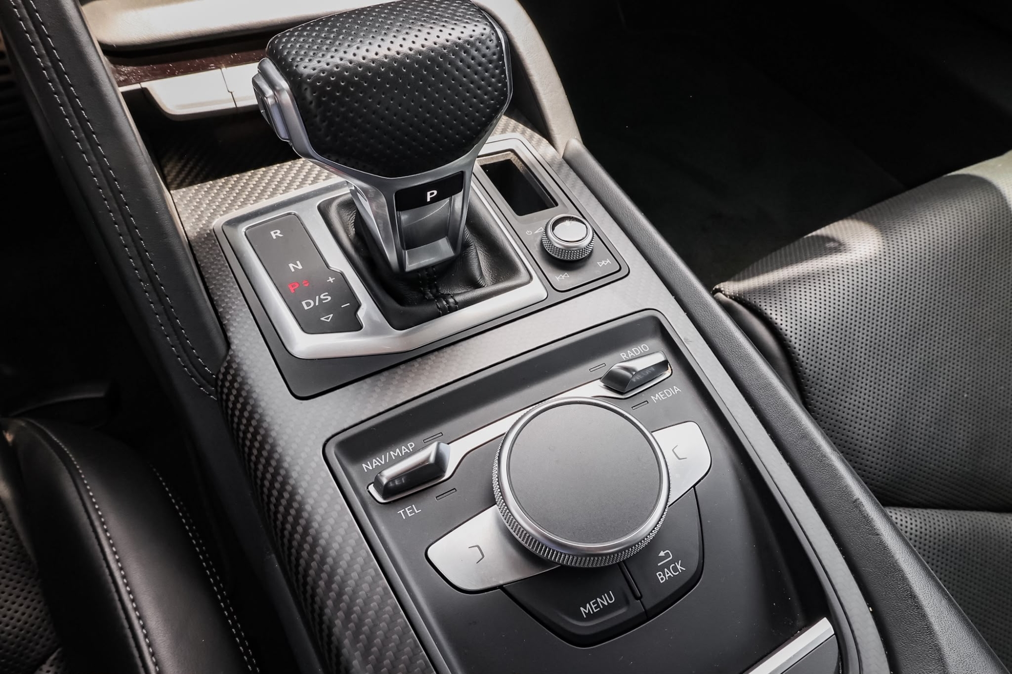 AUDI R8 V10 PLUS
