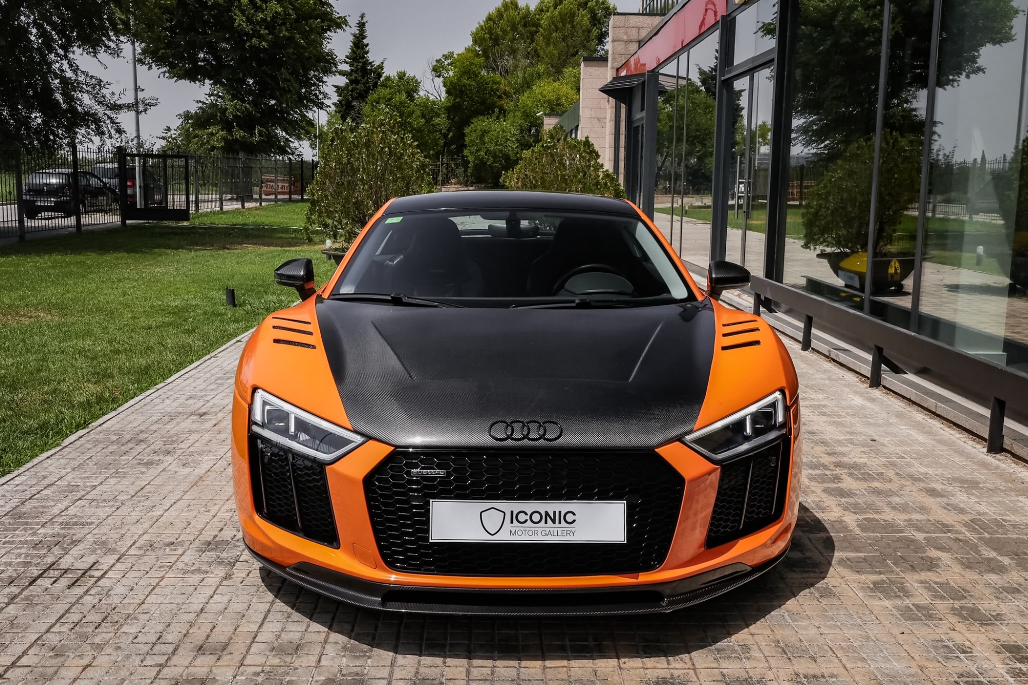 AUDI R8 V10 PLUS