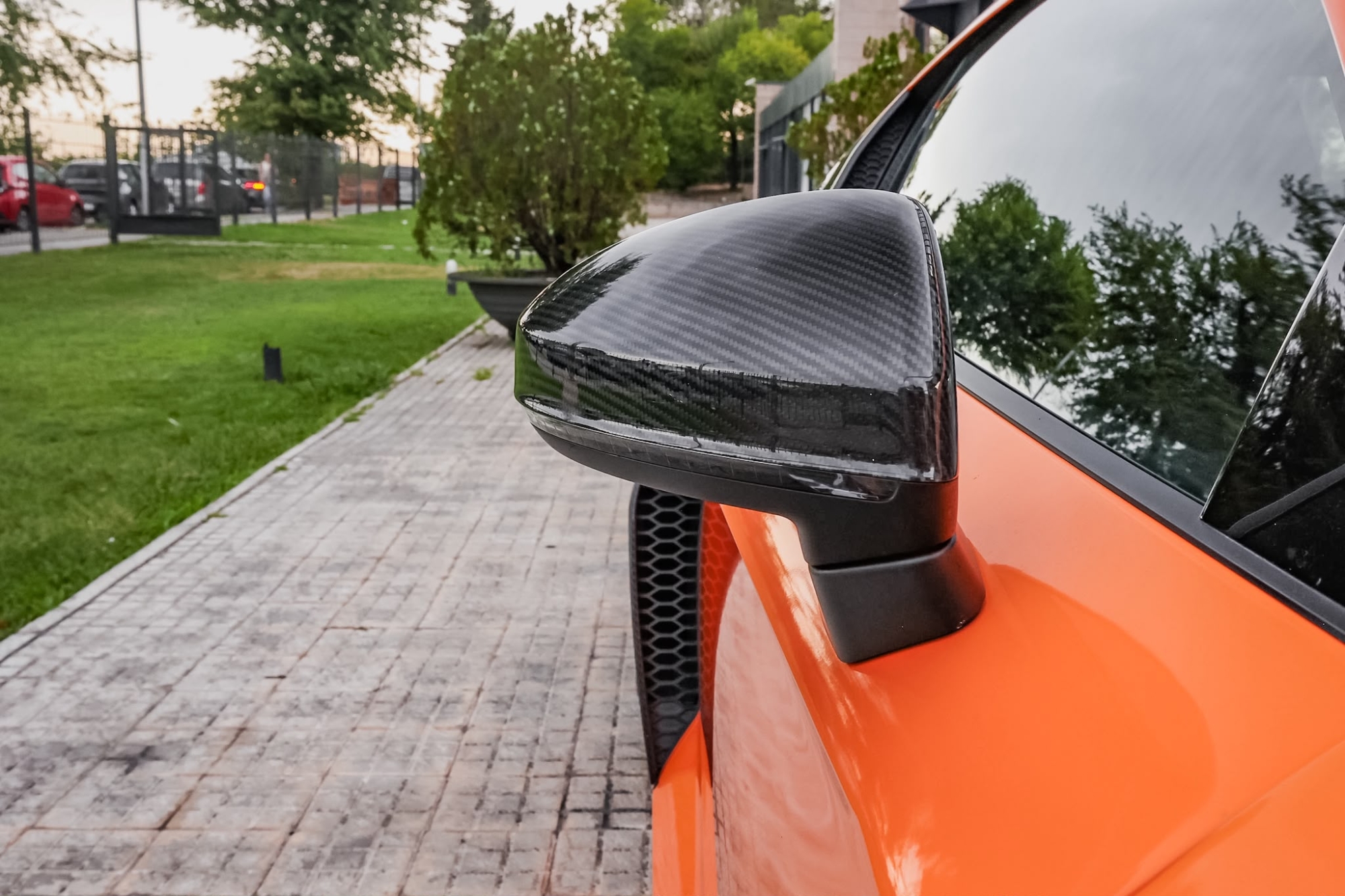 AUDI R8 V10 PLUS