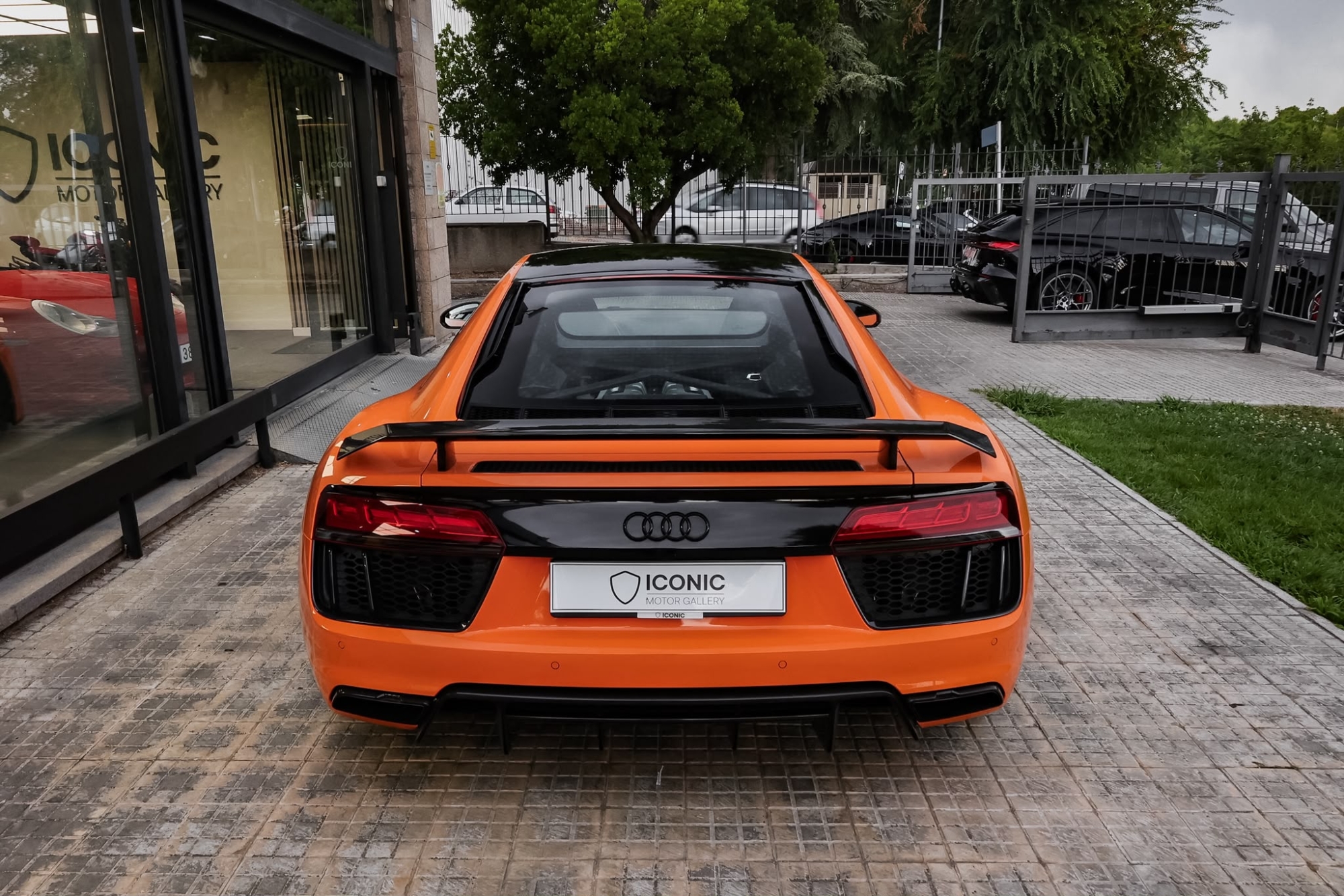 AUDI R8 V10 PLUS