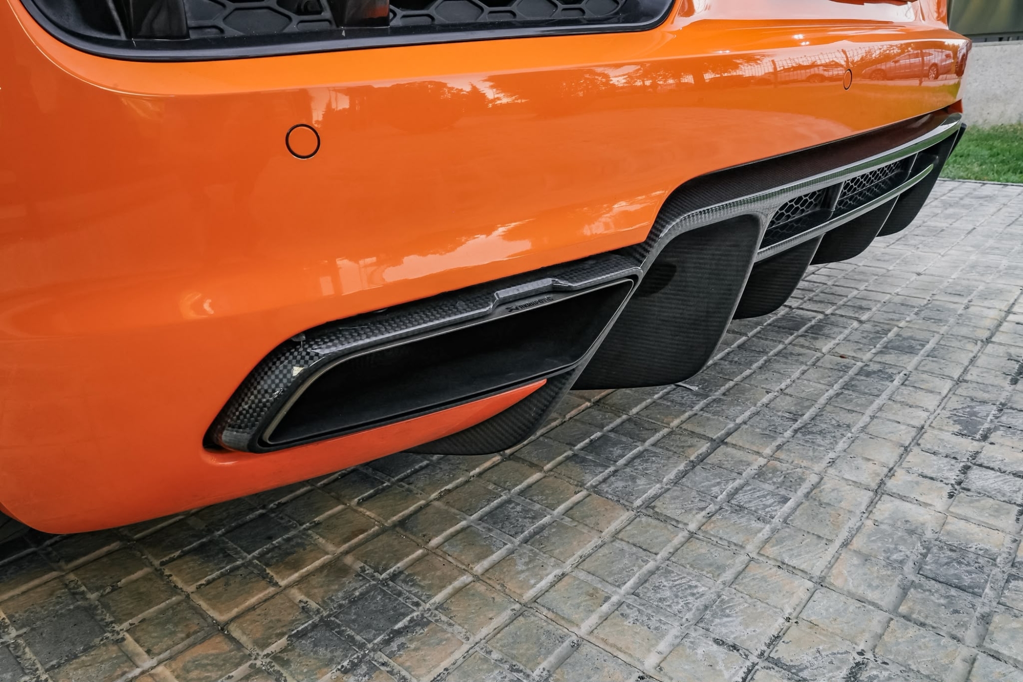 AUDI R8 V10 PLUS