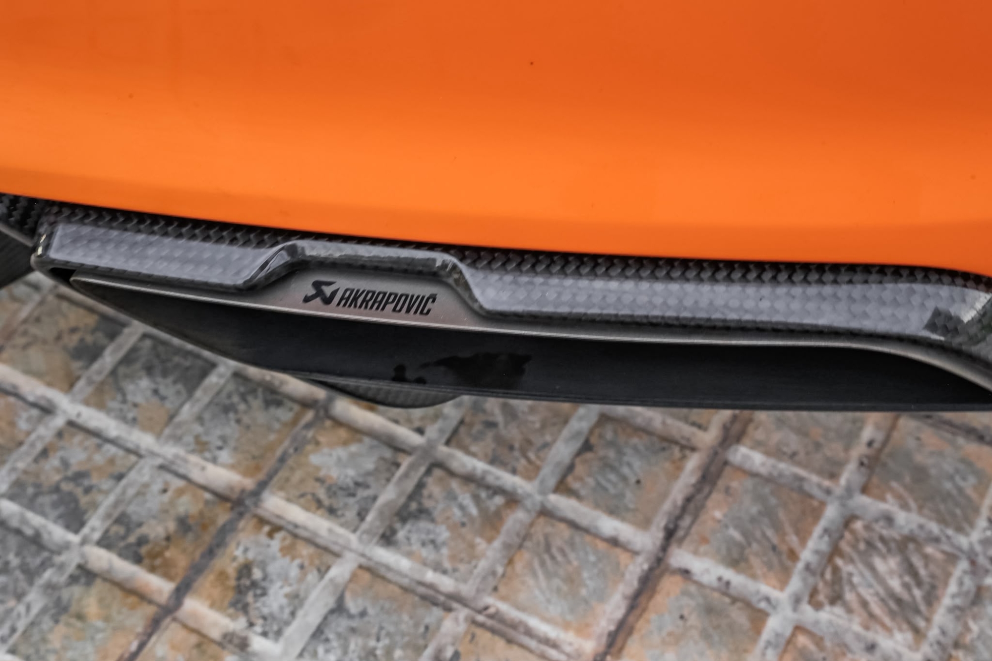 AUDI R8 V10 PLUS