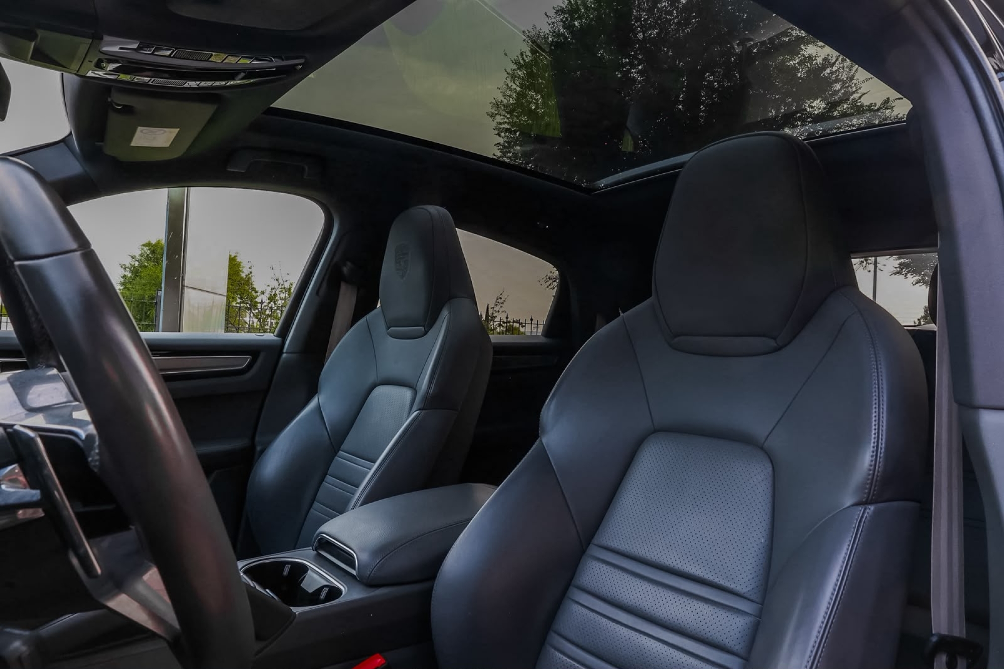 PORSCHE CAYENNE PLATINUM EDITION
