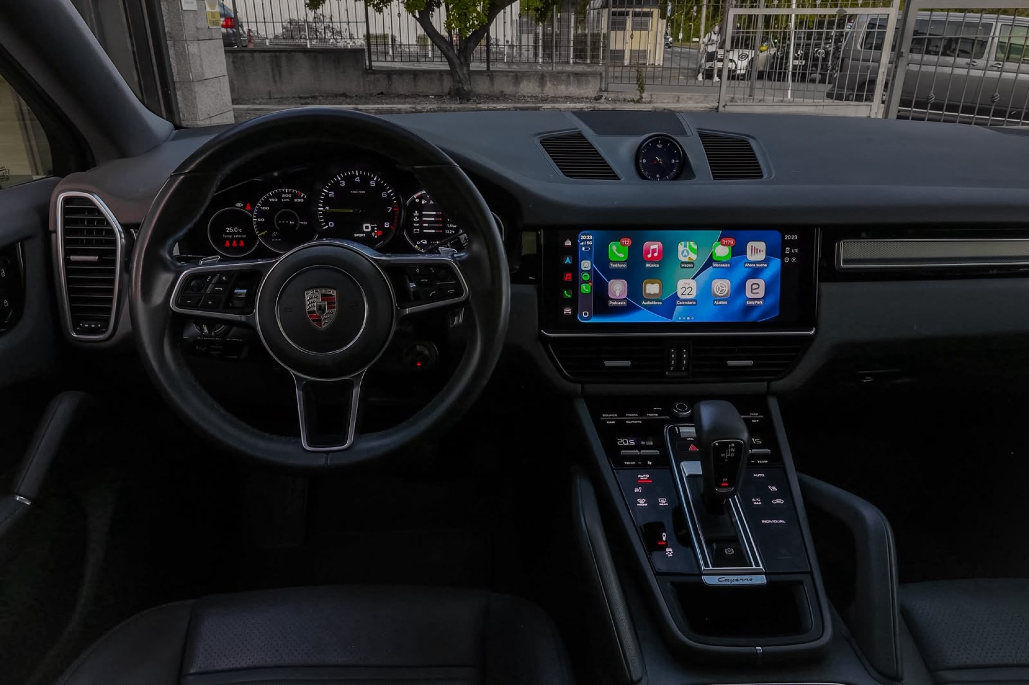 PORSCHE CAYENNE PLATINUM EDITION