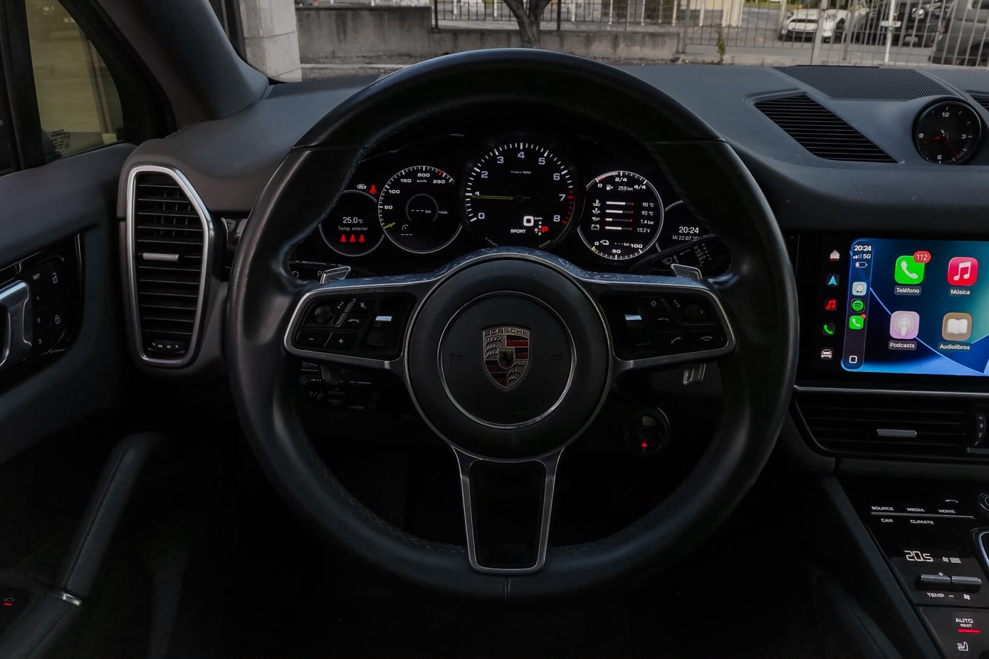 PORSCHE CAYENNE PLATINUM EDITION