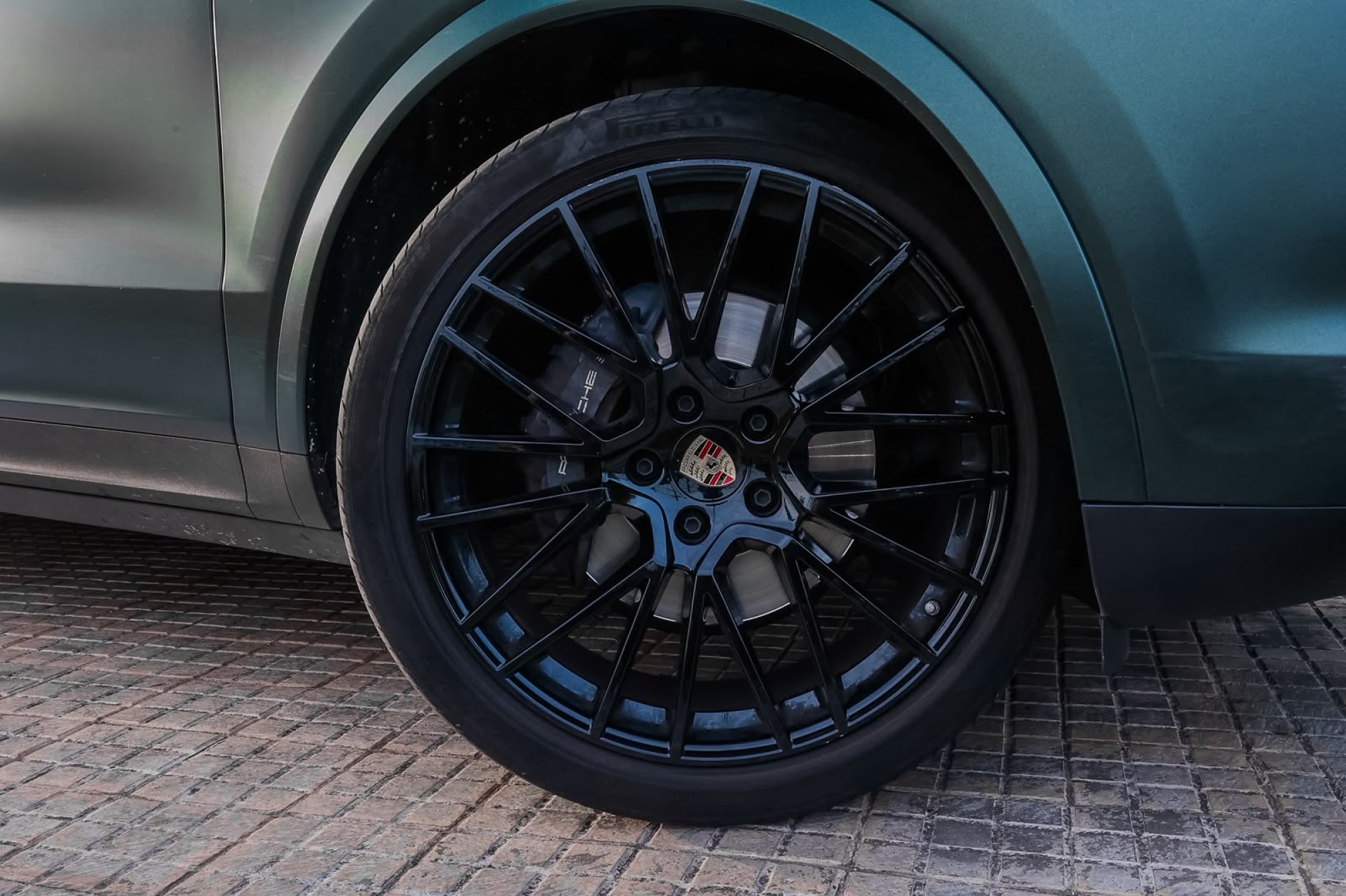 PORSCHE CAYENNE PLATINUM EDITION