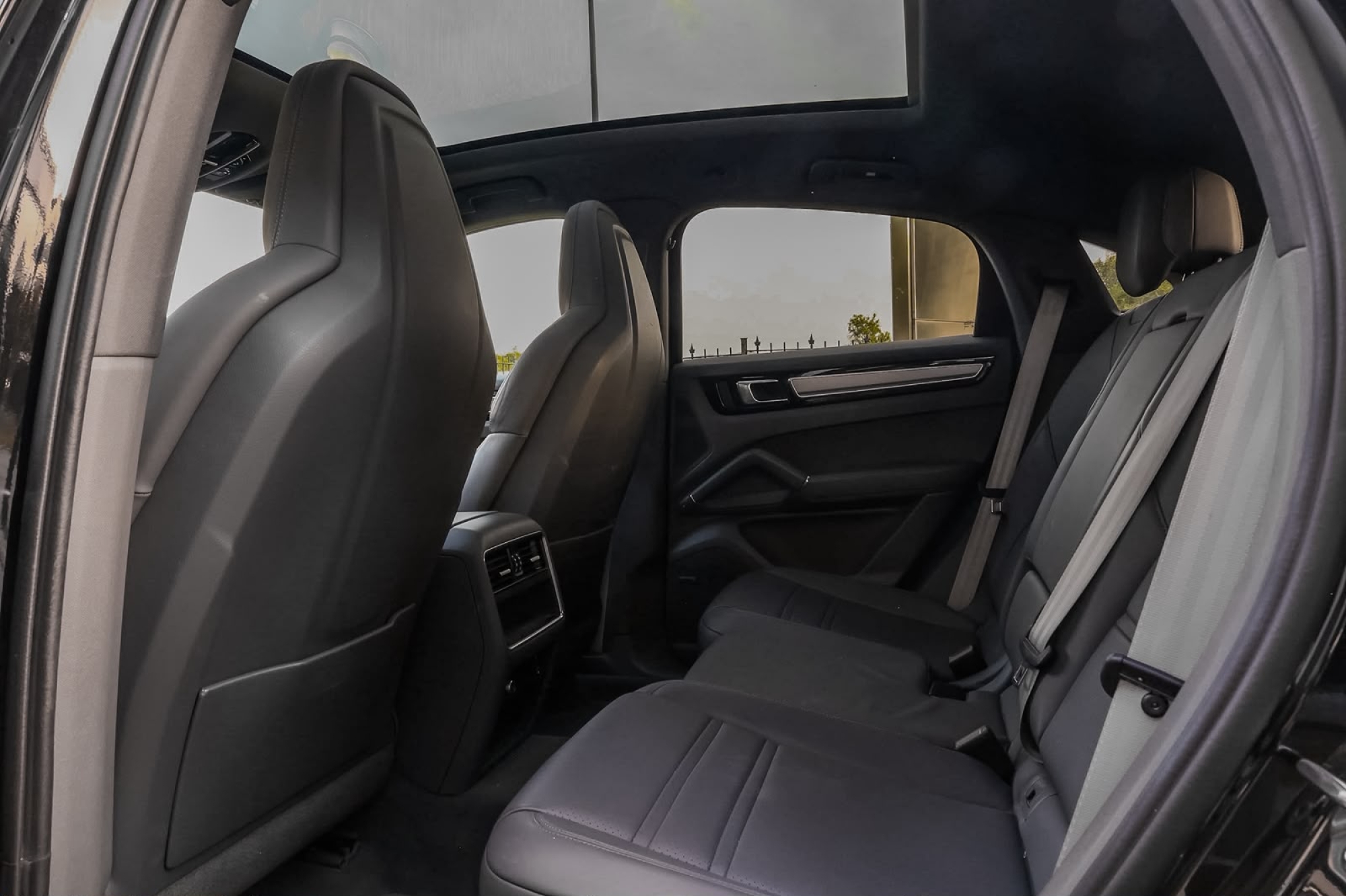 PORSCHE CAYENNE PLATINUM EDITION