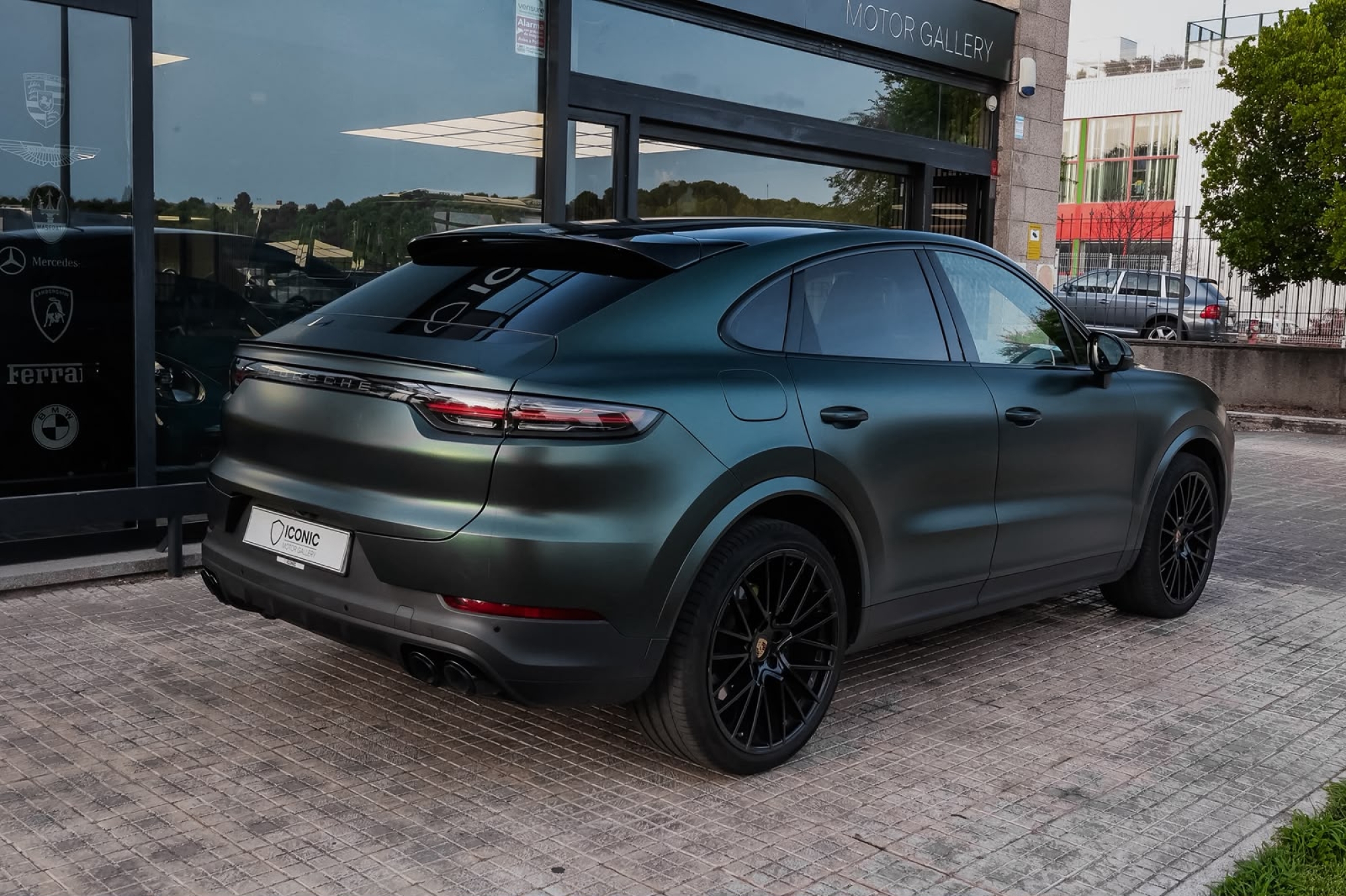 PORSCHE CAYENNE PLATINUM EDITION