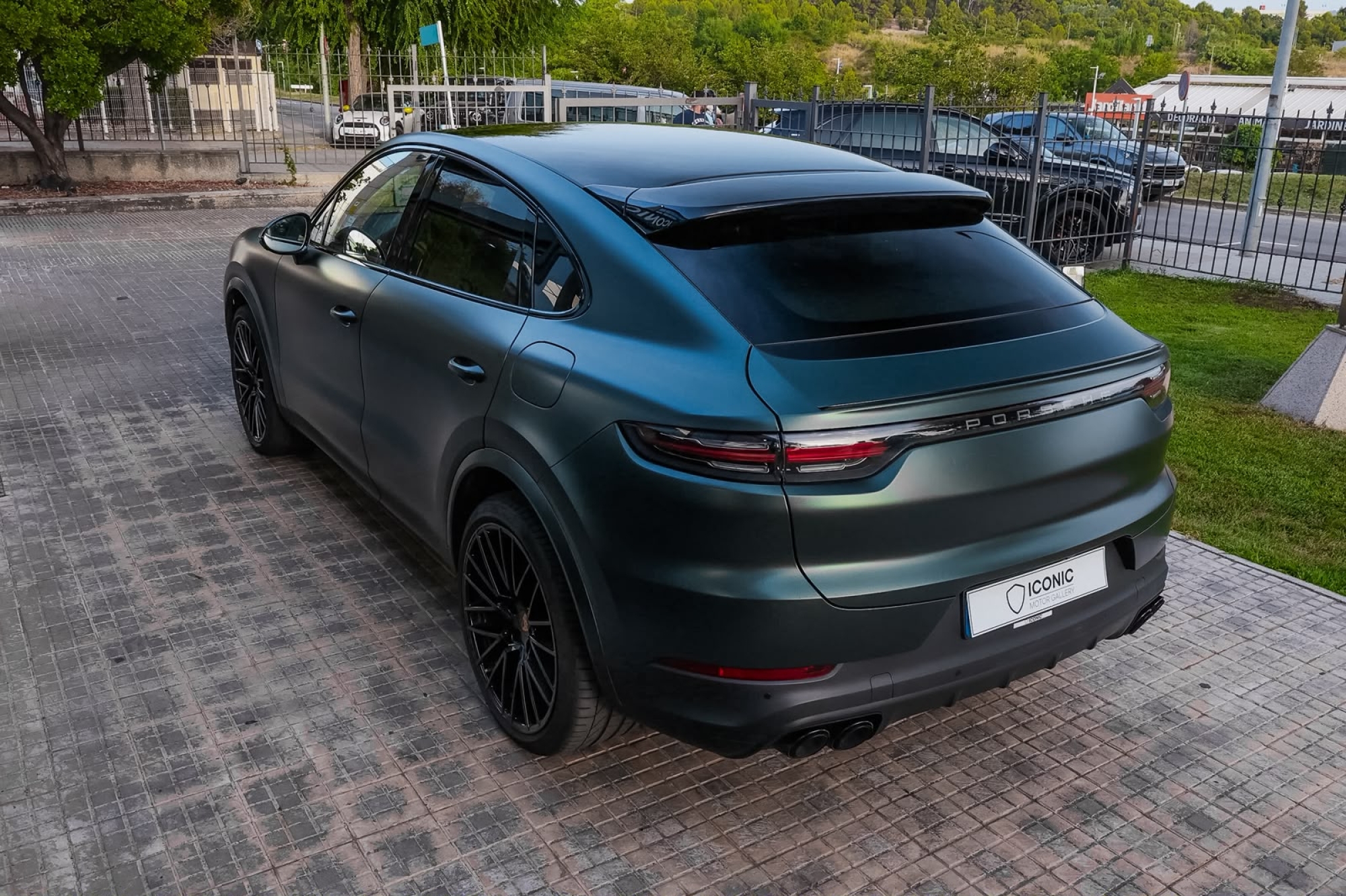 PORSCHE CAYENNE PLATINUM EDITION