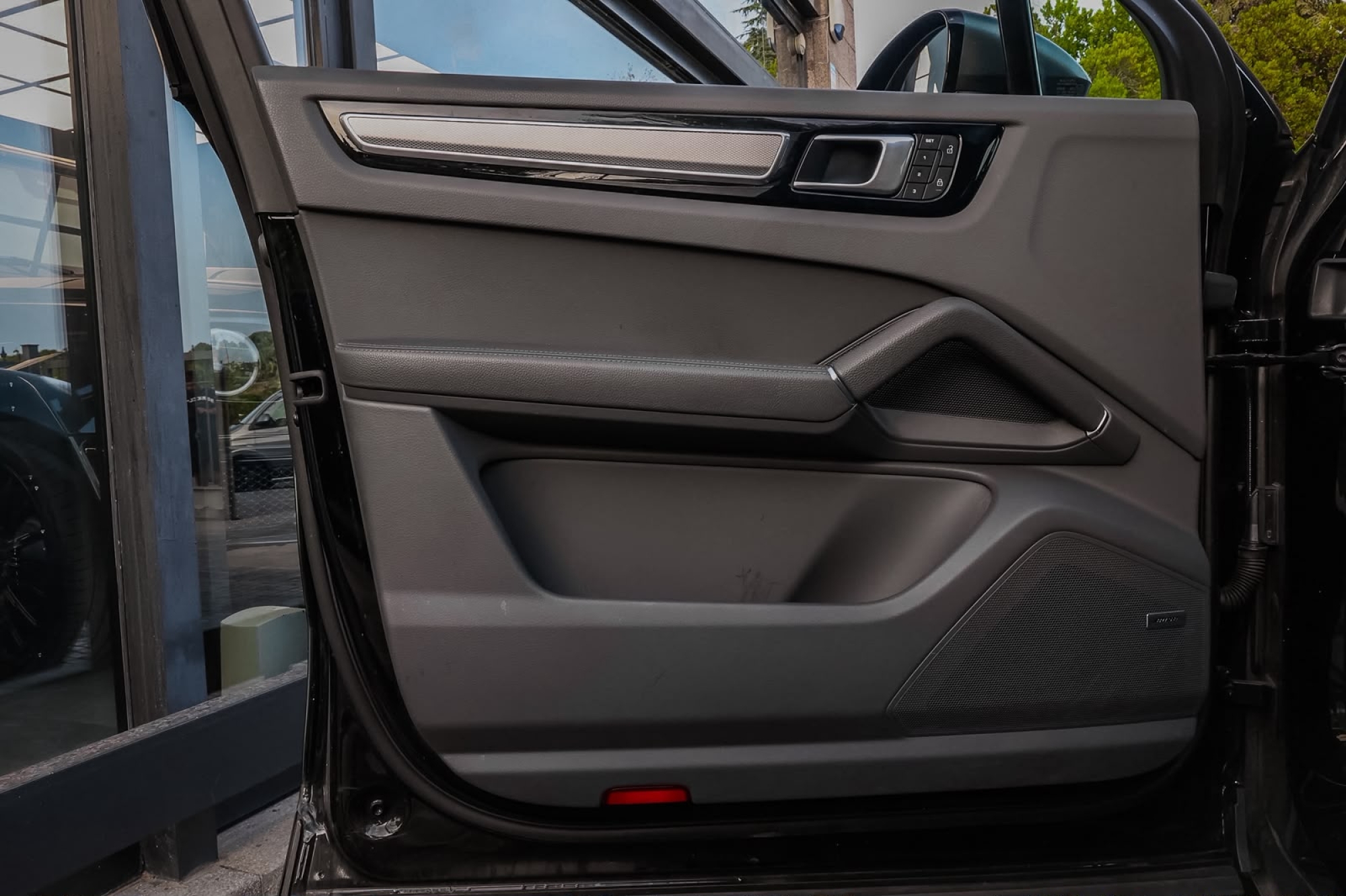 PORSCHE CAYENNE PLATINUM EDITION