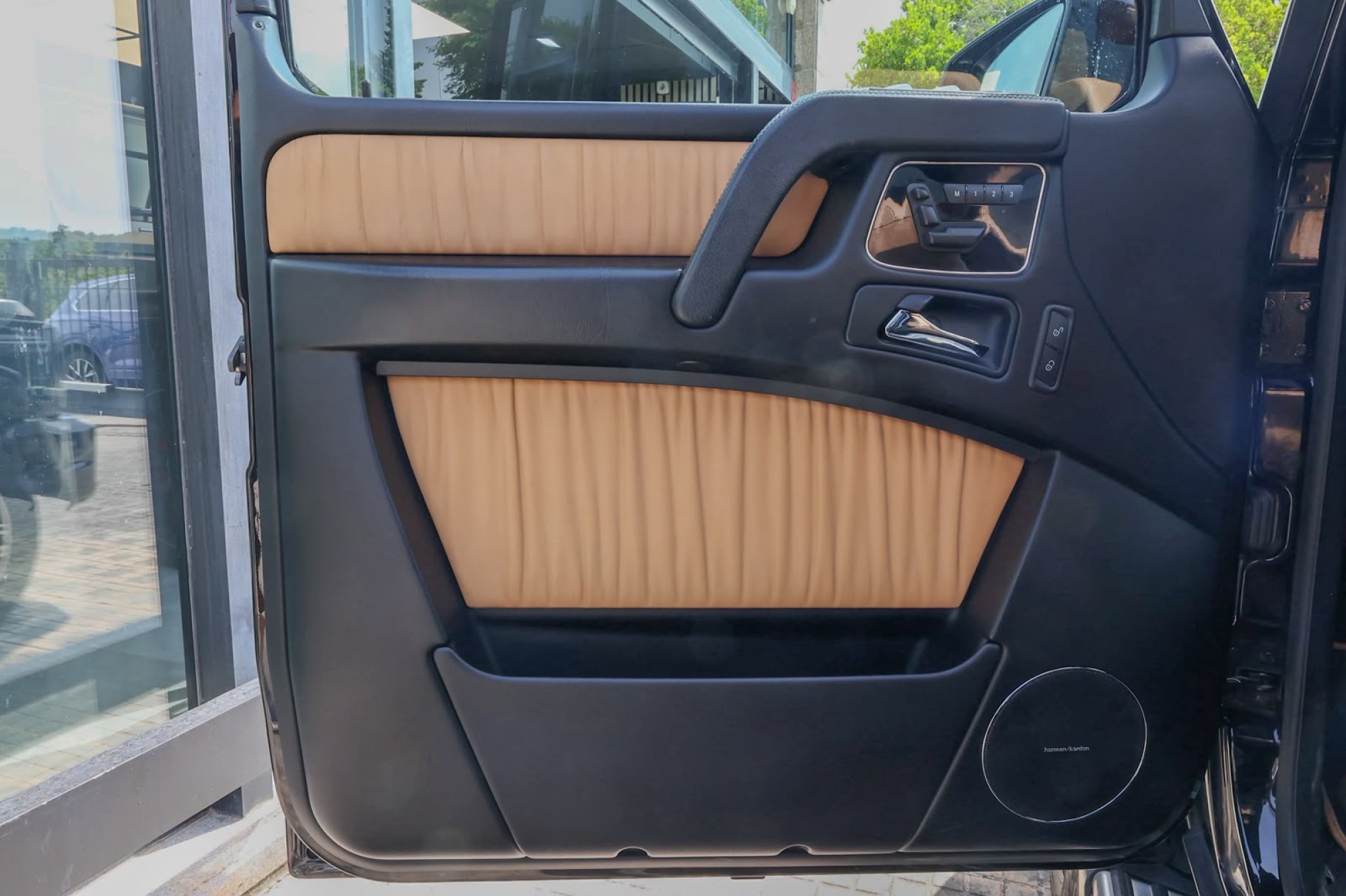 MERCEDES-BENZ G63 AMG