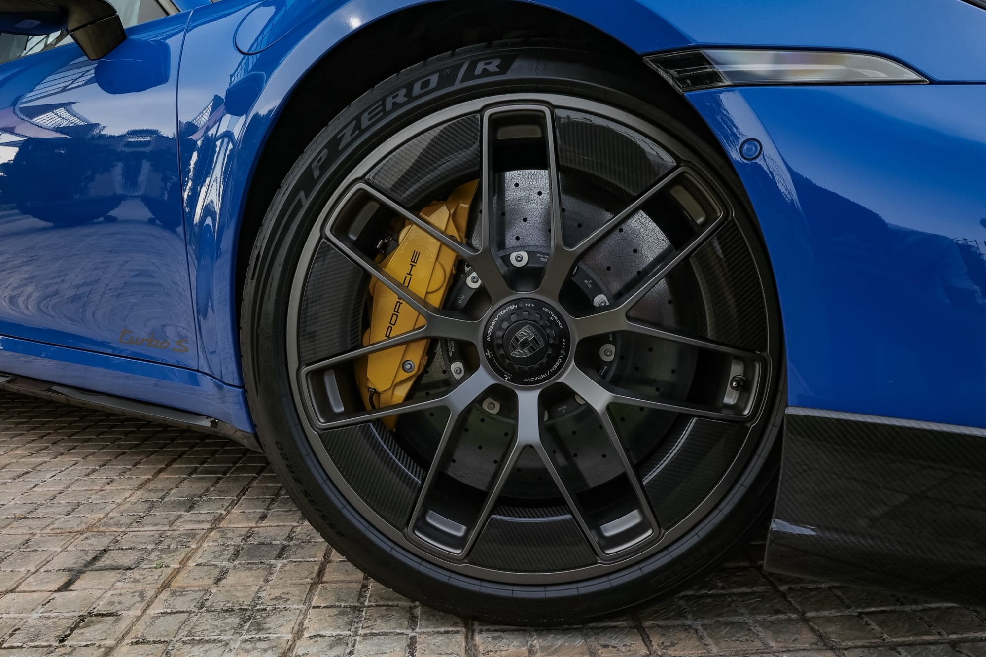 PORSCHE 911 992.2 TURBO S 