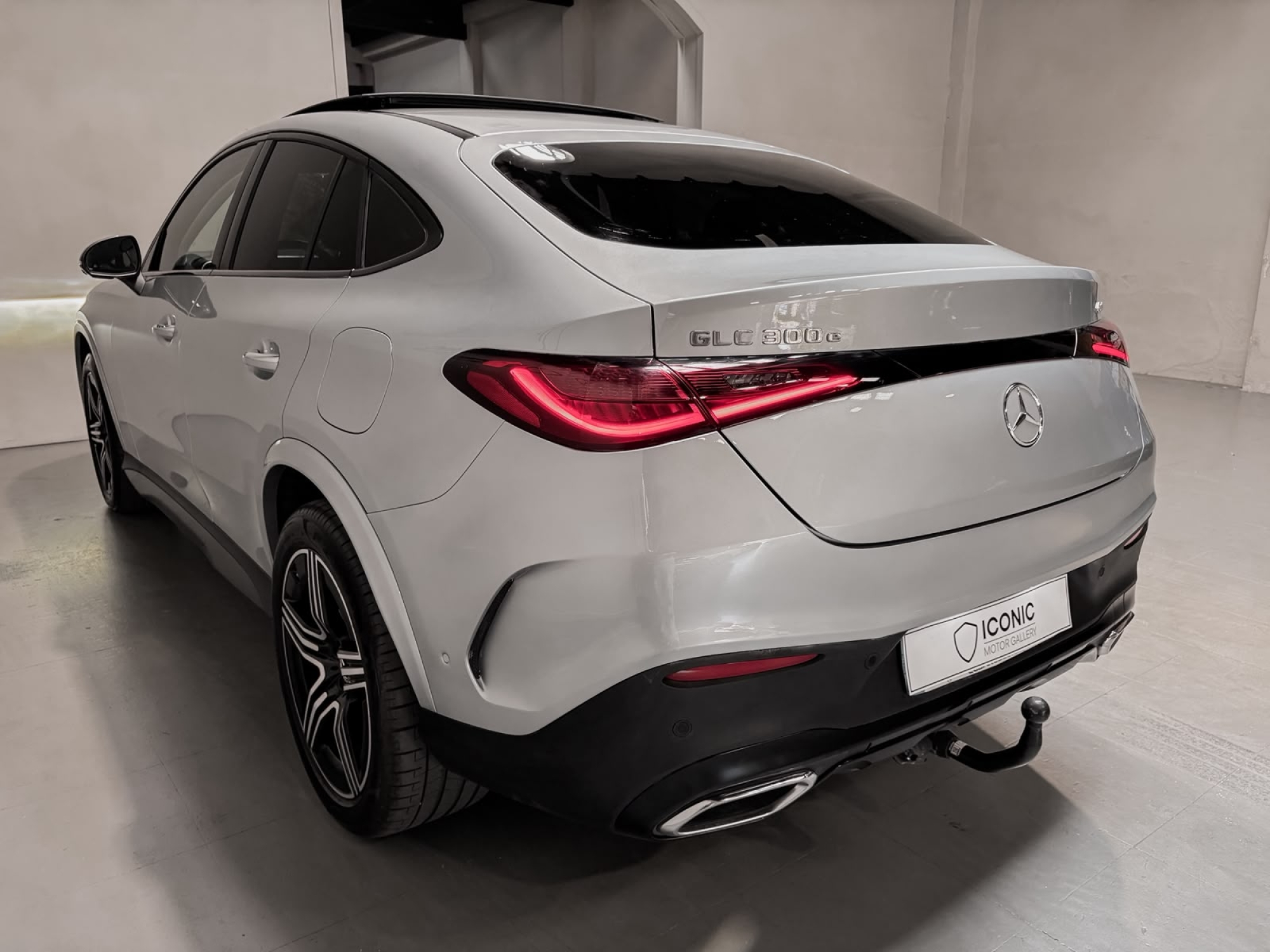 MERCEDES-BENZ GLC 300 e 4MATIC Coupé AMG Line