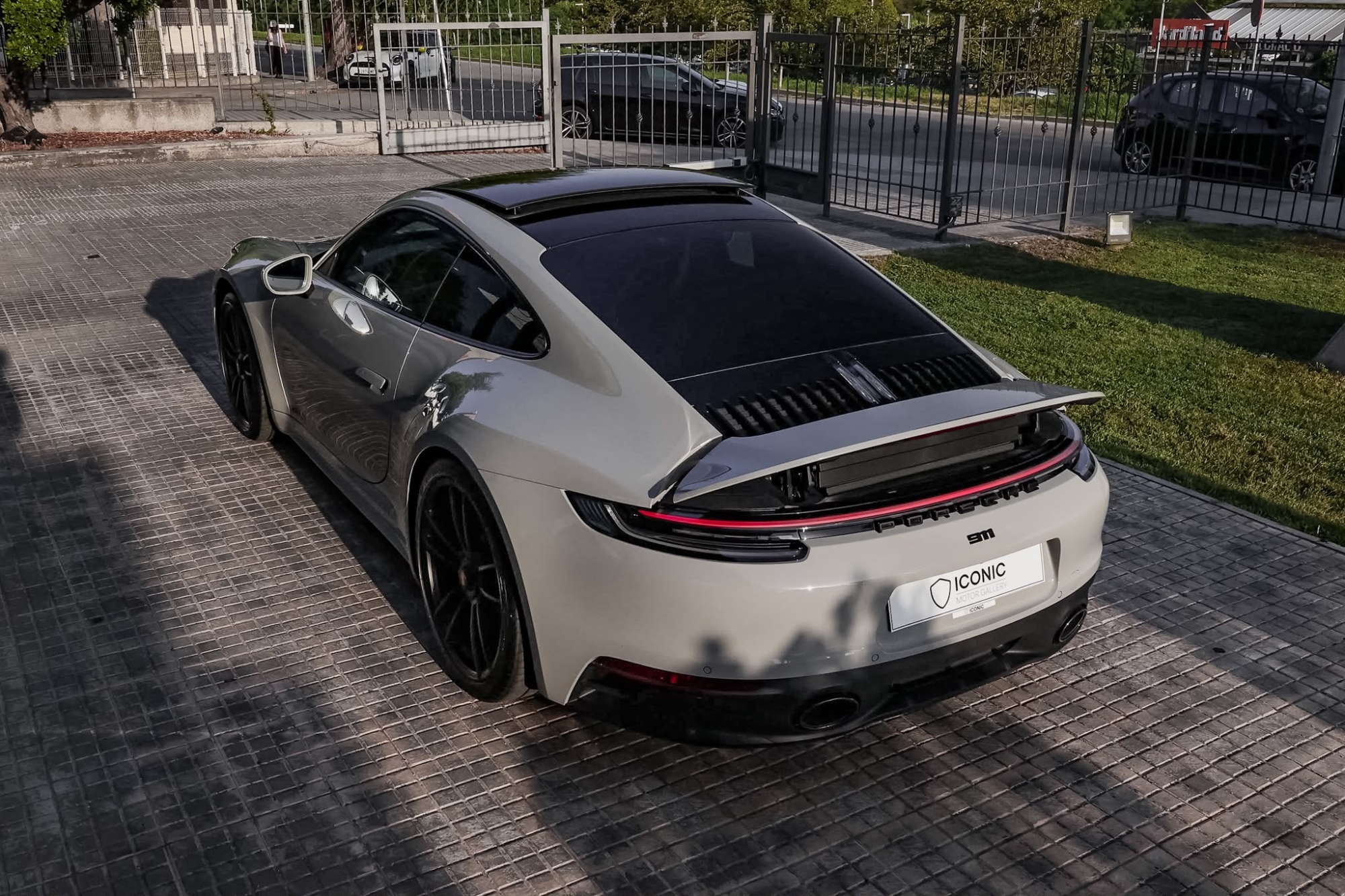 PORSCHE 911 992 CARRERA 4 GTS