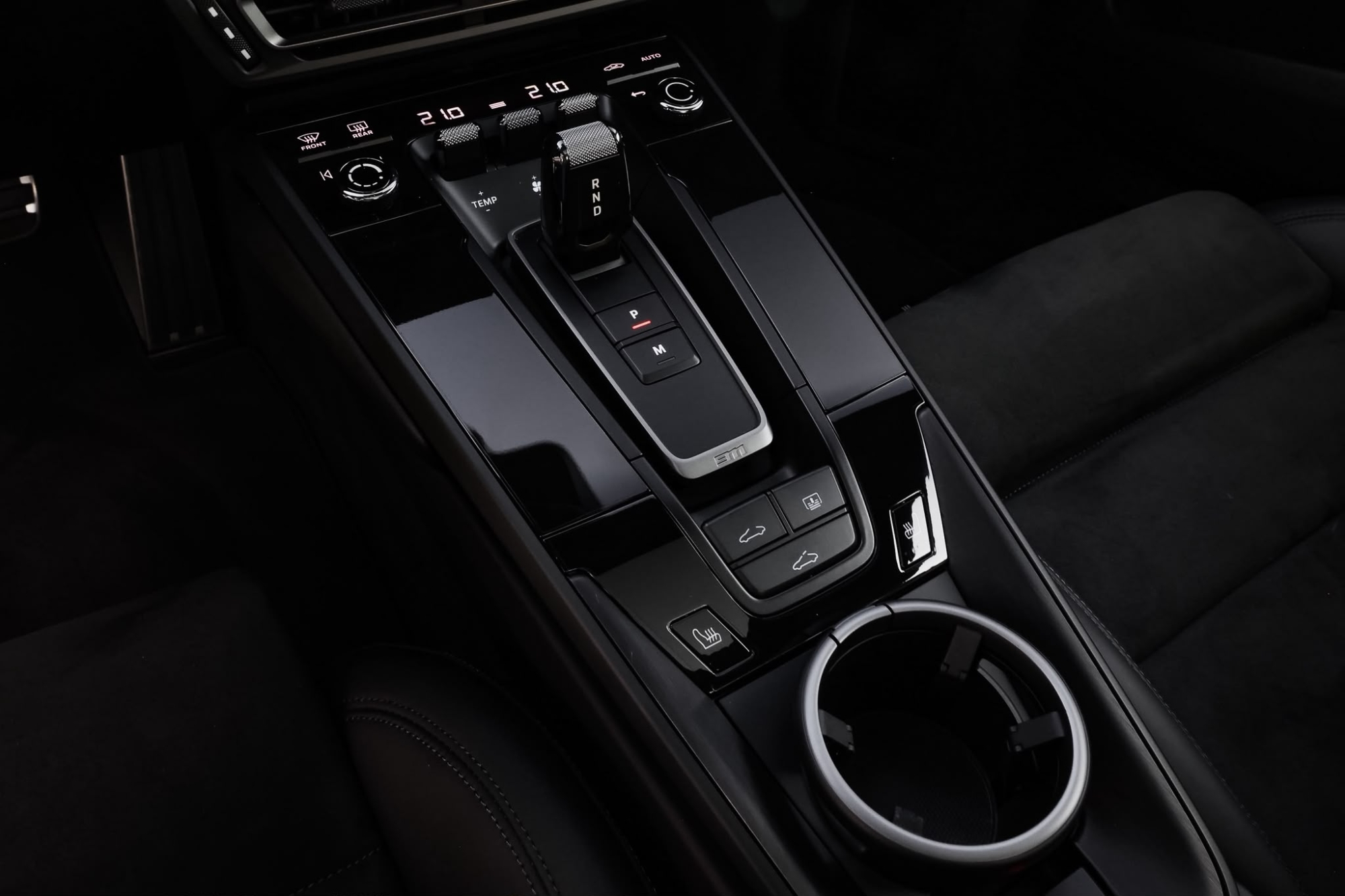 PORSCHE 911 992 CARRERA 4 GTS