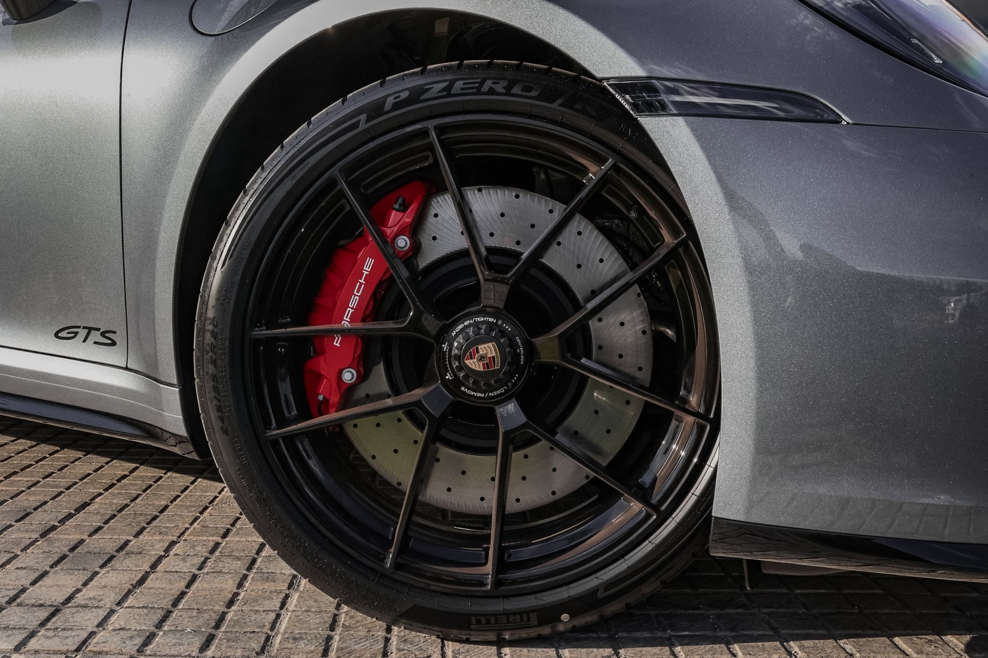 PORSCHE 911 992.2 CARRERA 4 GTS COUPE 