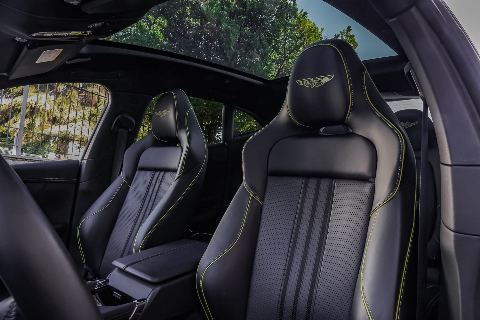 ASTON MARTIN DBX707 AMR24