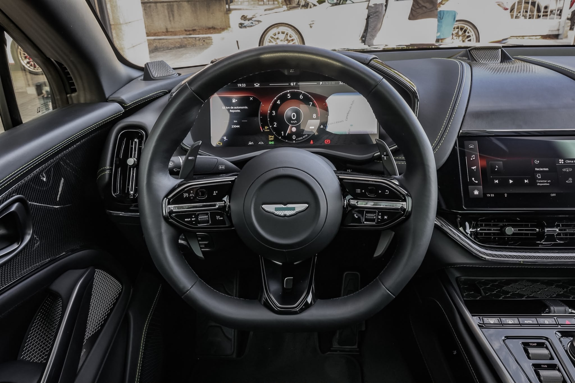 ASTON MARTIN DBX707 AMR24