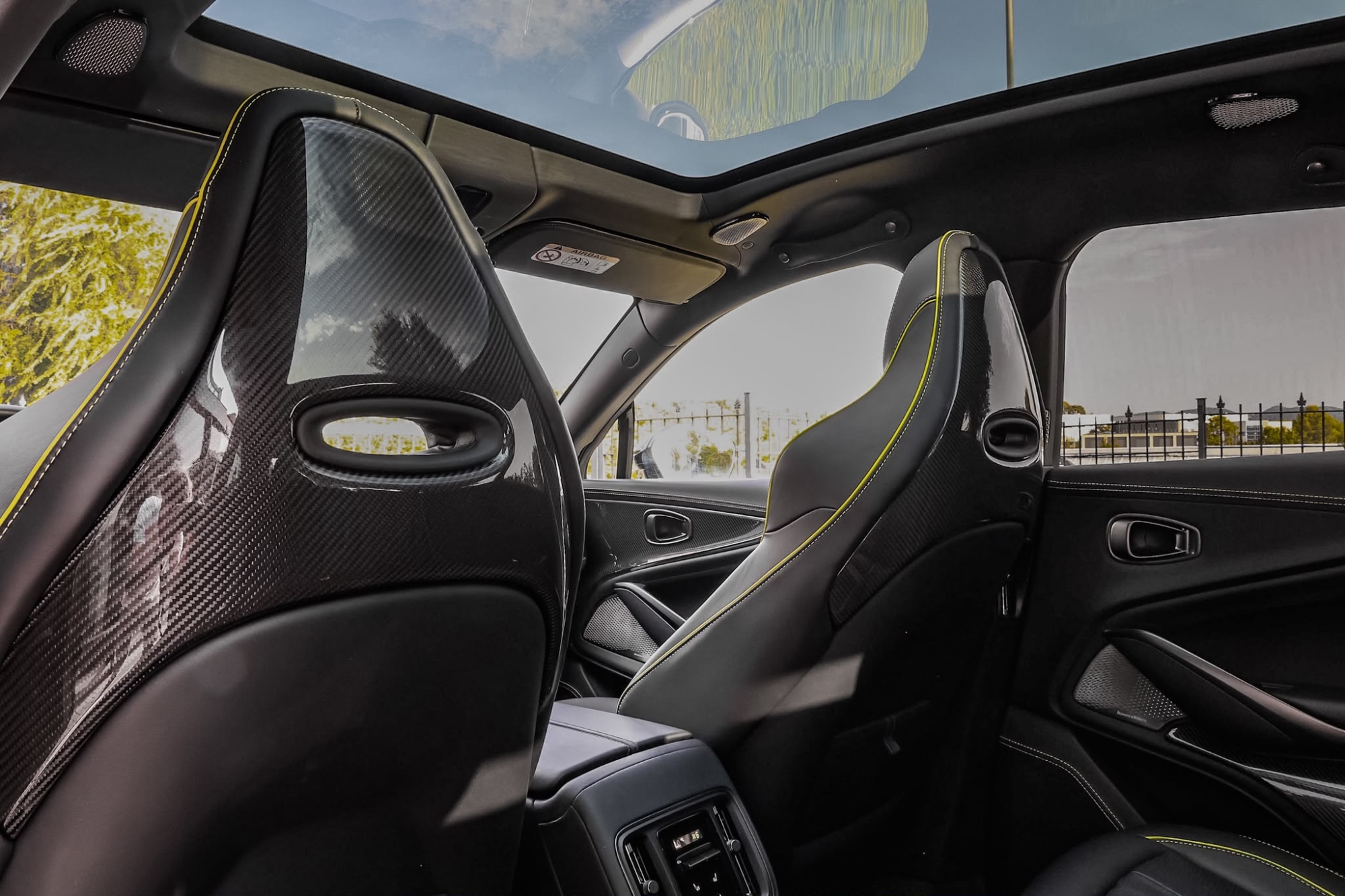 ASTON MARTIN DBX707 AMR24