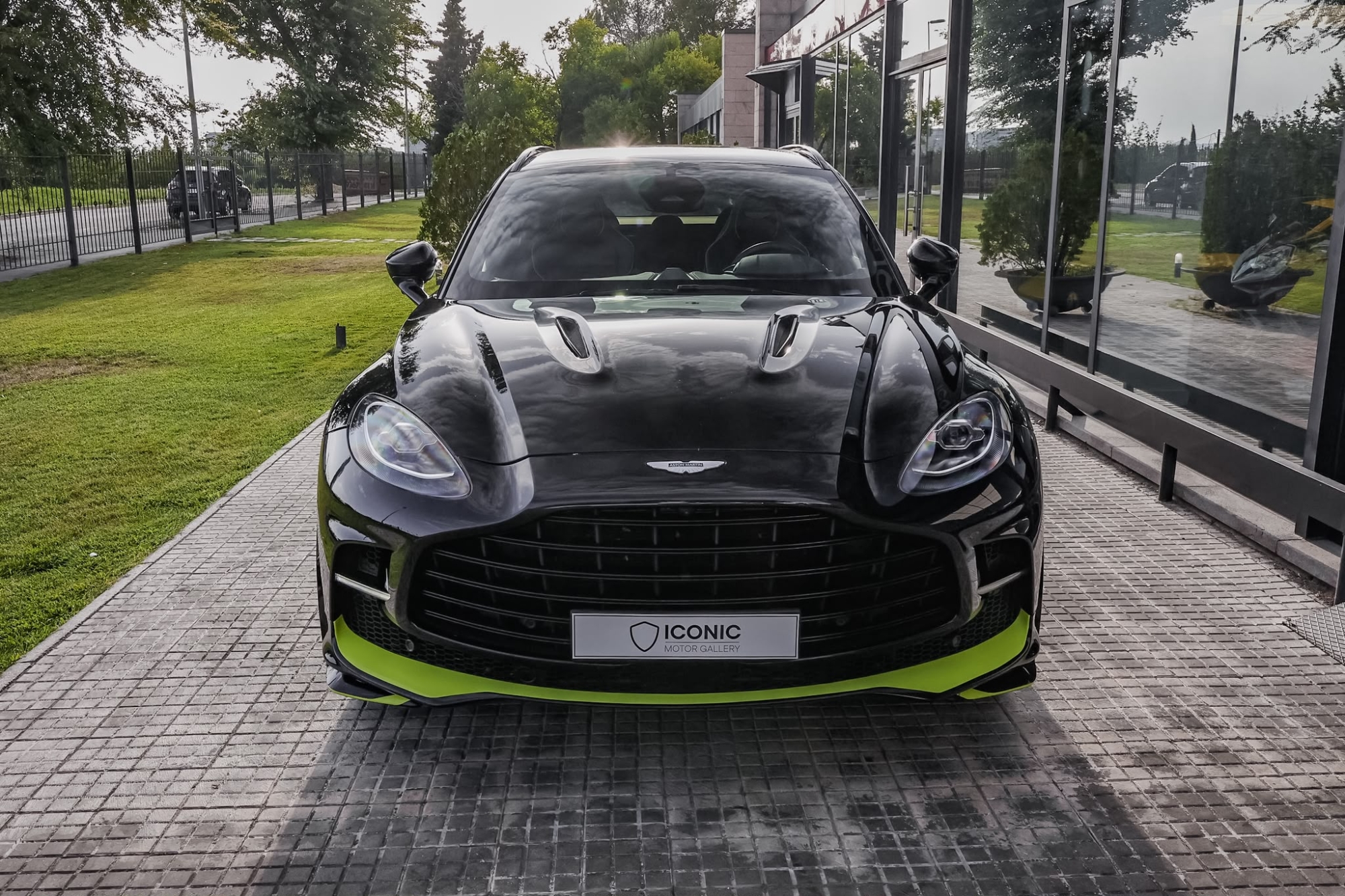 ASTON MARTIN DBX707 AMR24