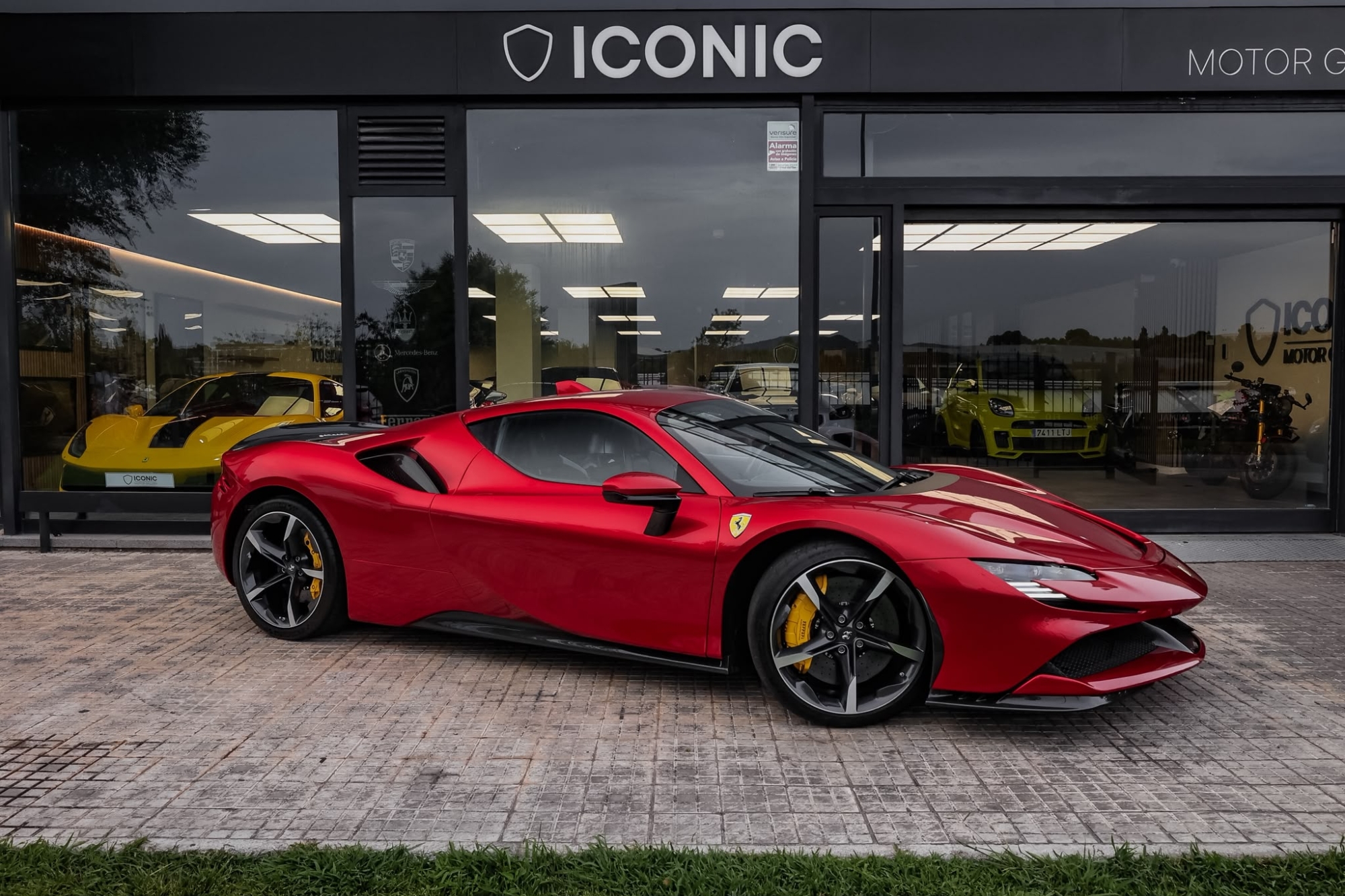 FERRARI SF90 STRADALE ASSETTO FIORANO