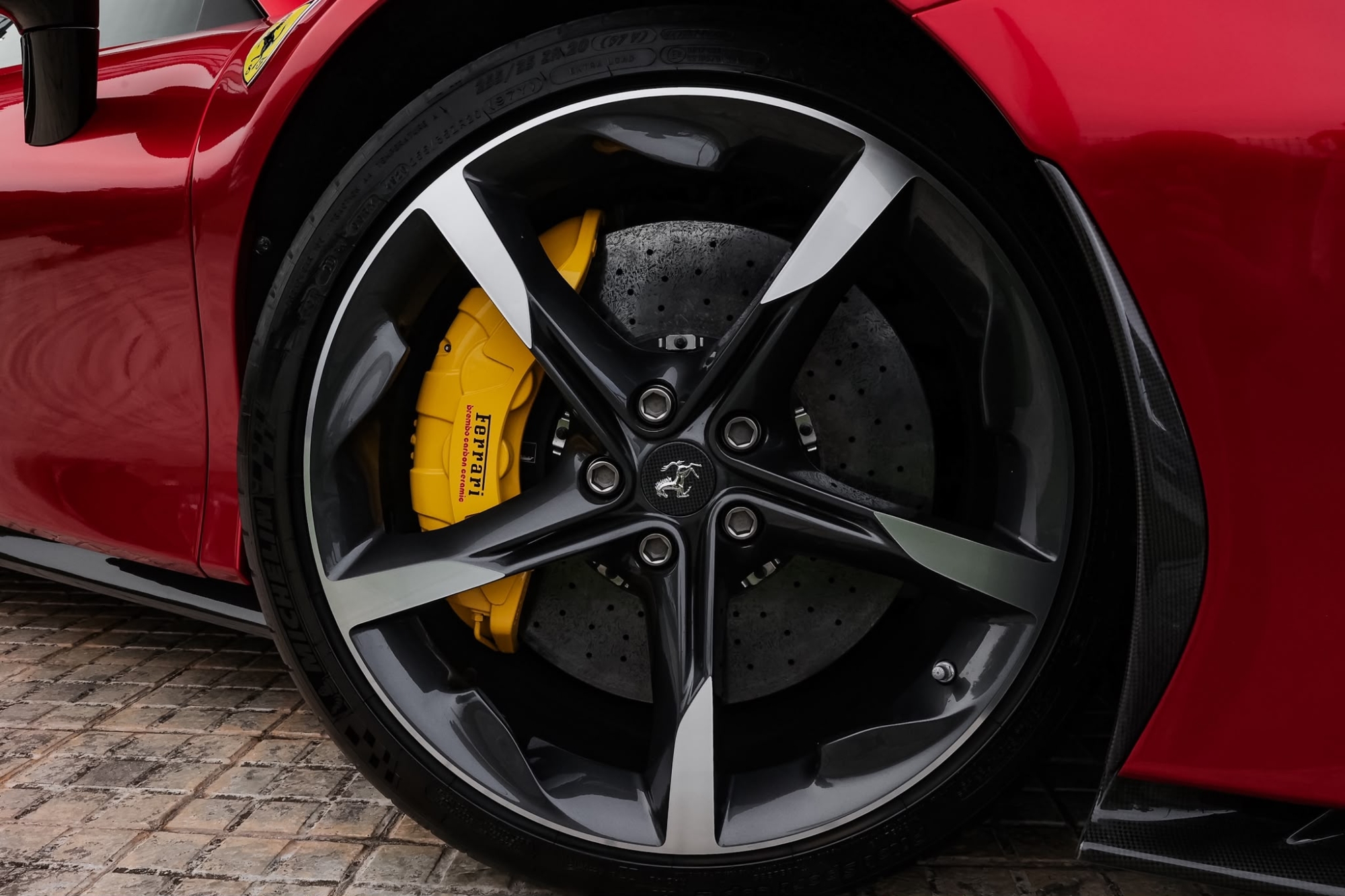 FERRARI SF90 STRADALE ASSETTO FIORANO