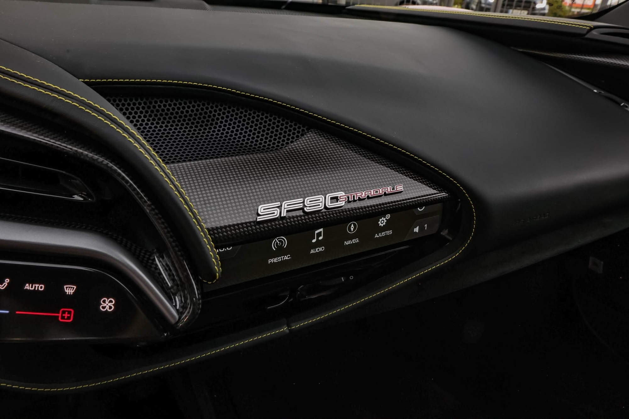 FERRARI SF90 STRADALE ASSETTO FIORANO