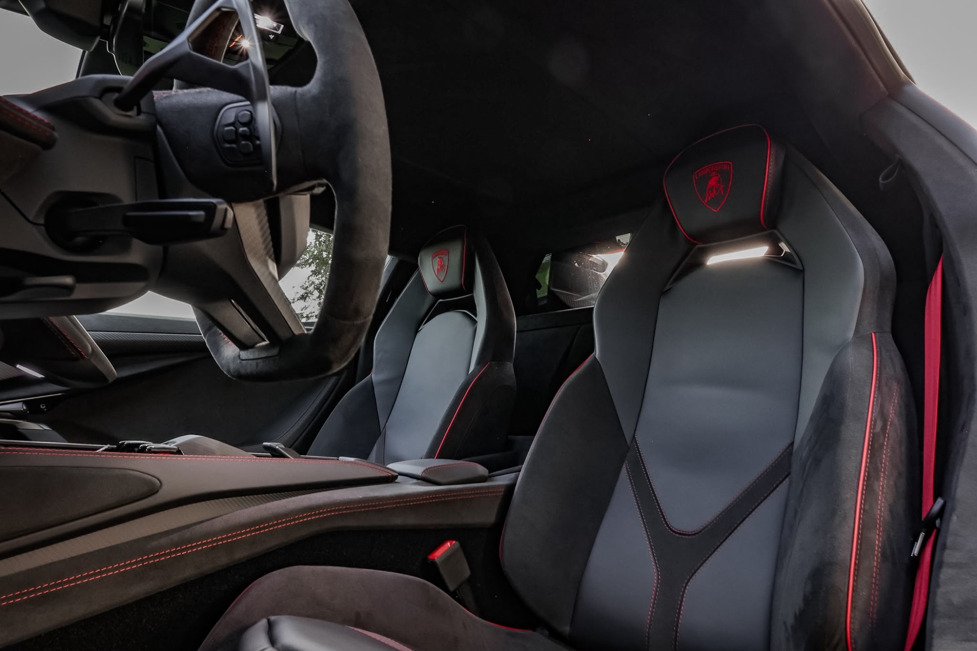 LAMBORGHINI REVUELTO V12 FULL CARBONO