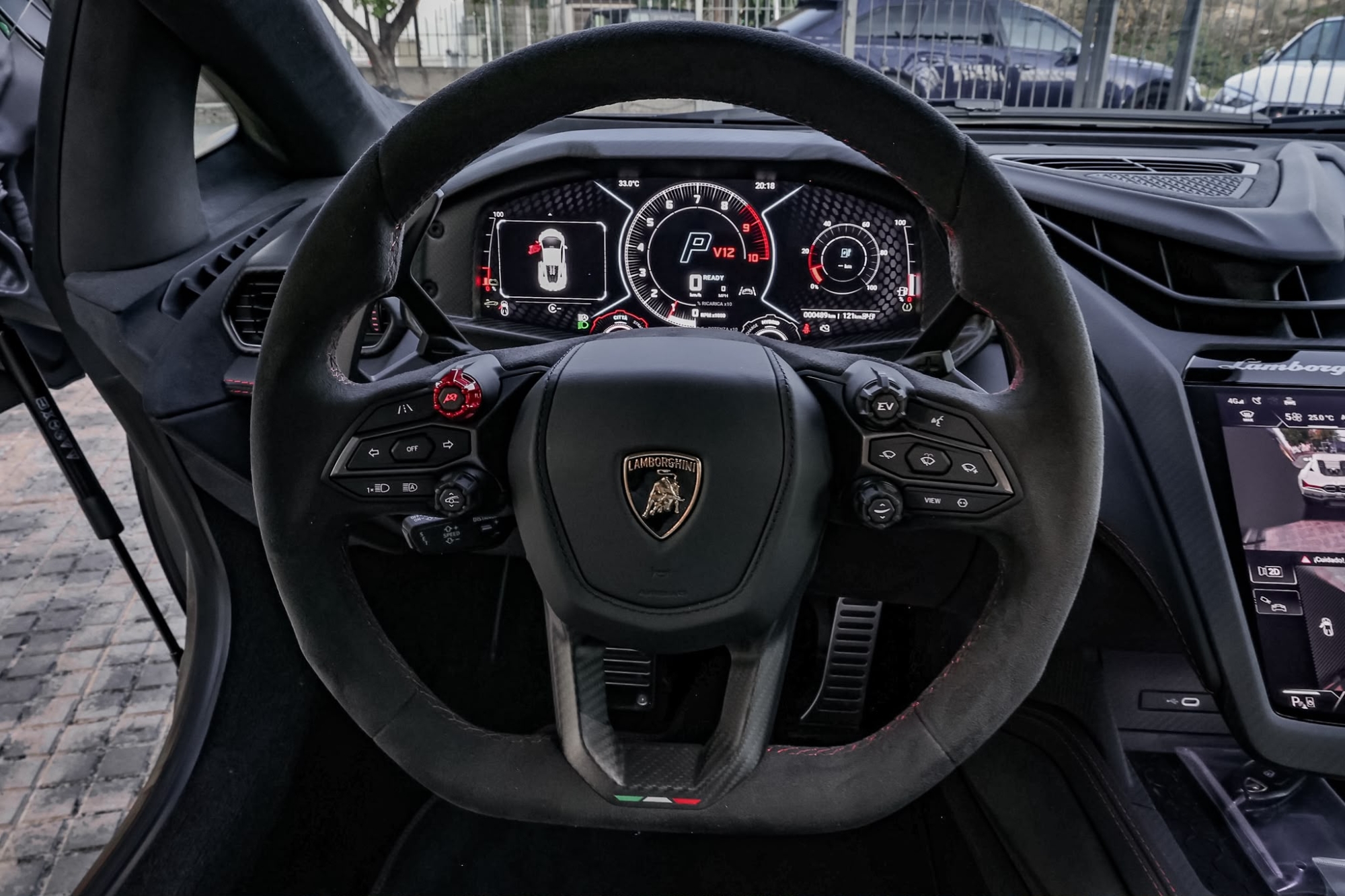 LAMBORGHINI REVUELTO V12 FULL CARBONO