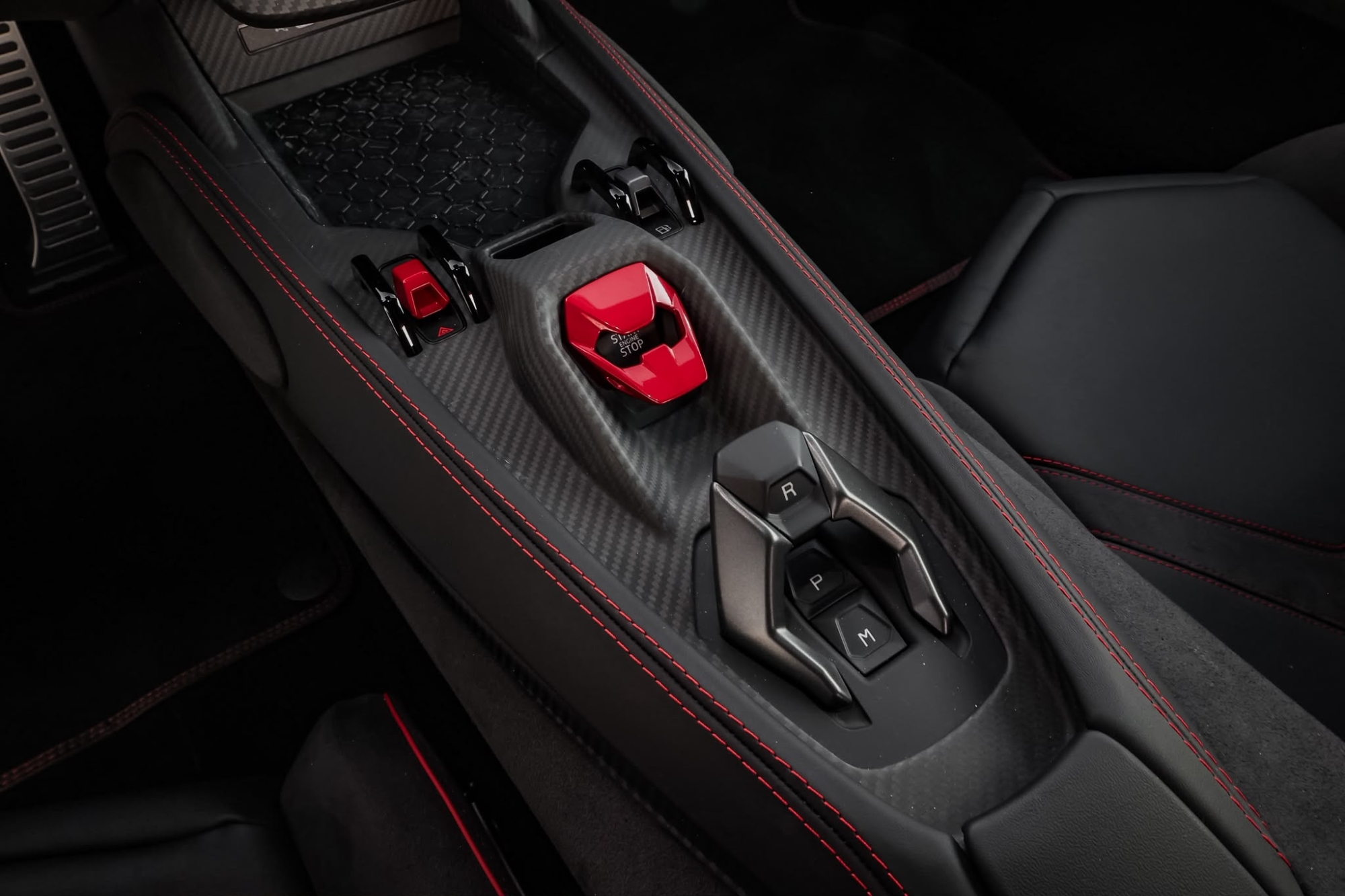 LAMBORGHINI REVUELTO V12 FULL CARBONO