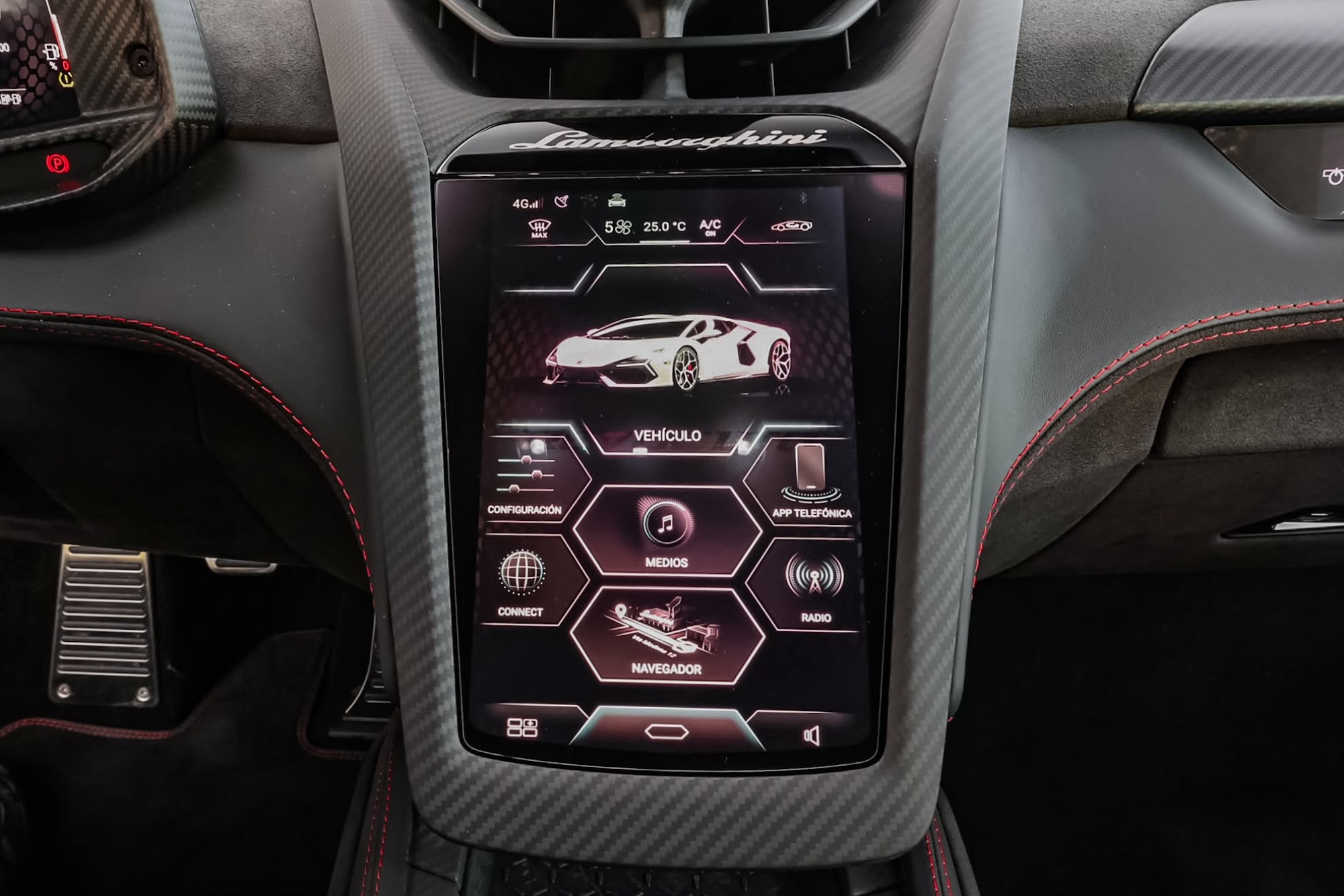 LAMBORGHINI REVUELTO V12 FULL CARBONO