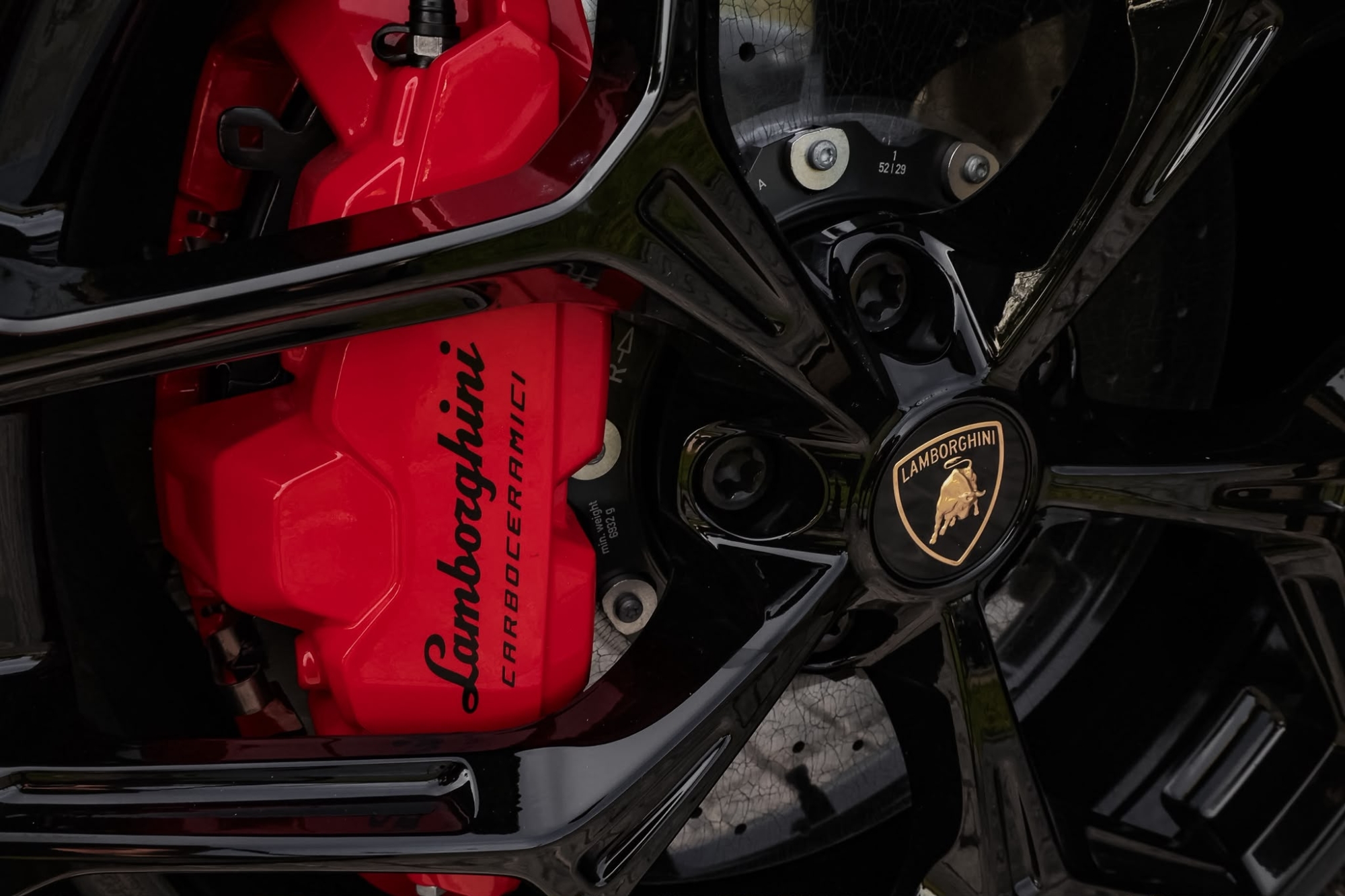 LAMBORGHINI REVUELTO V12 FULL CARBONO