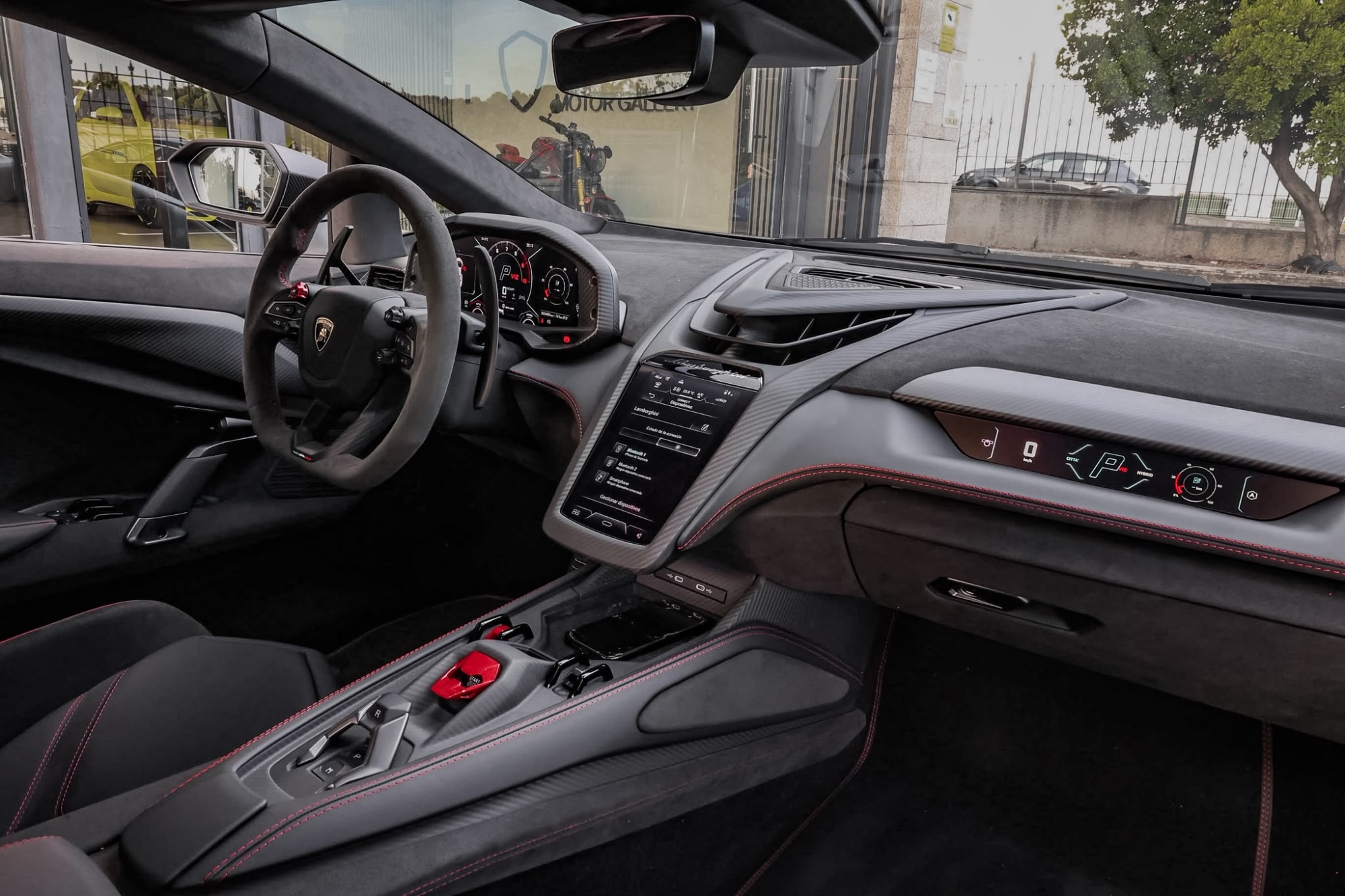 LAMBORGHINI REVUELTO V12 FULL CARBONO
