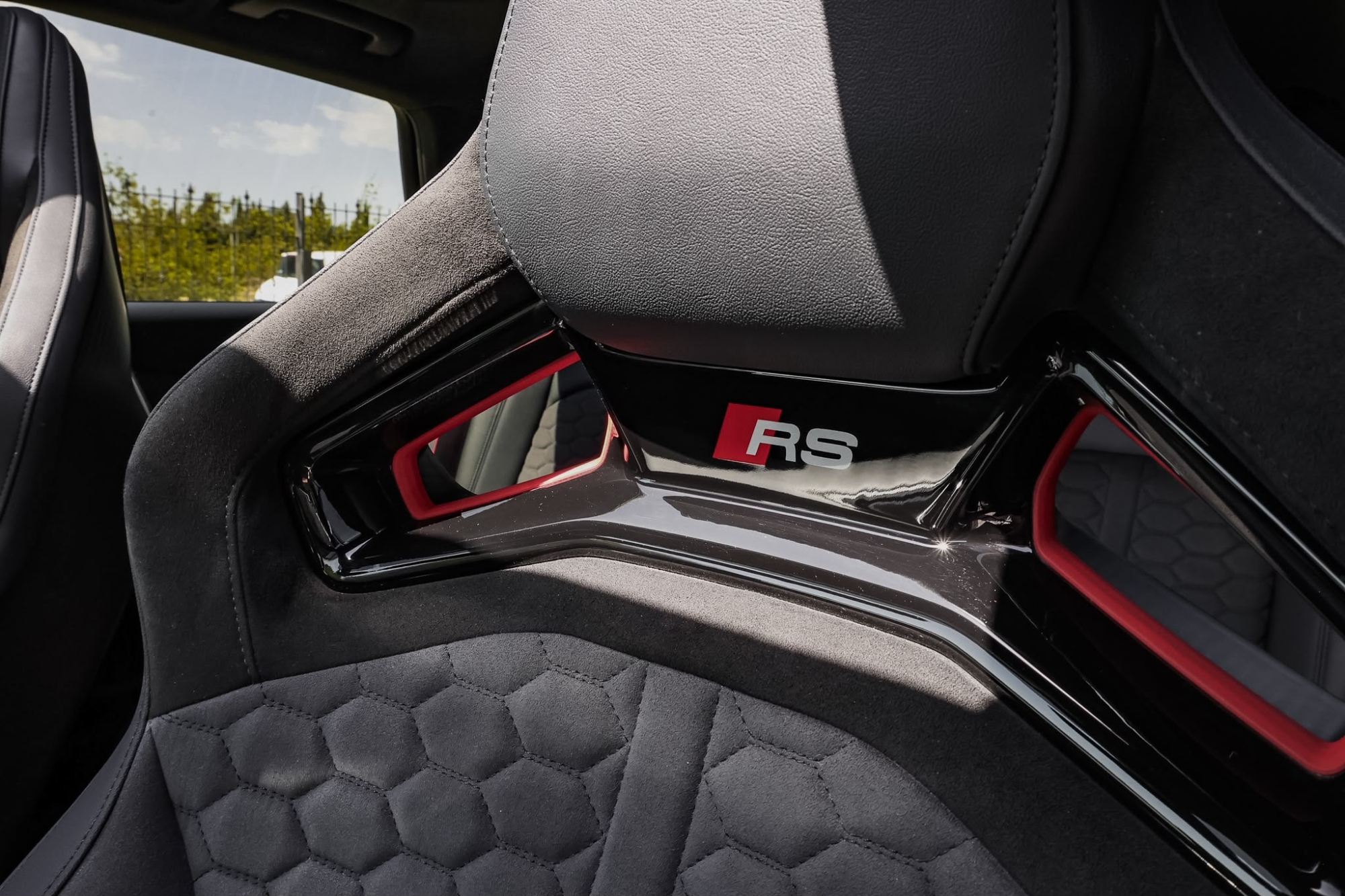 AUDI RS 4 AVANT QUATTRO