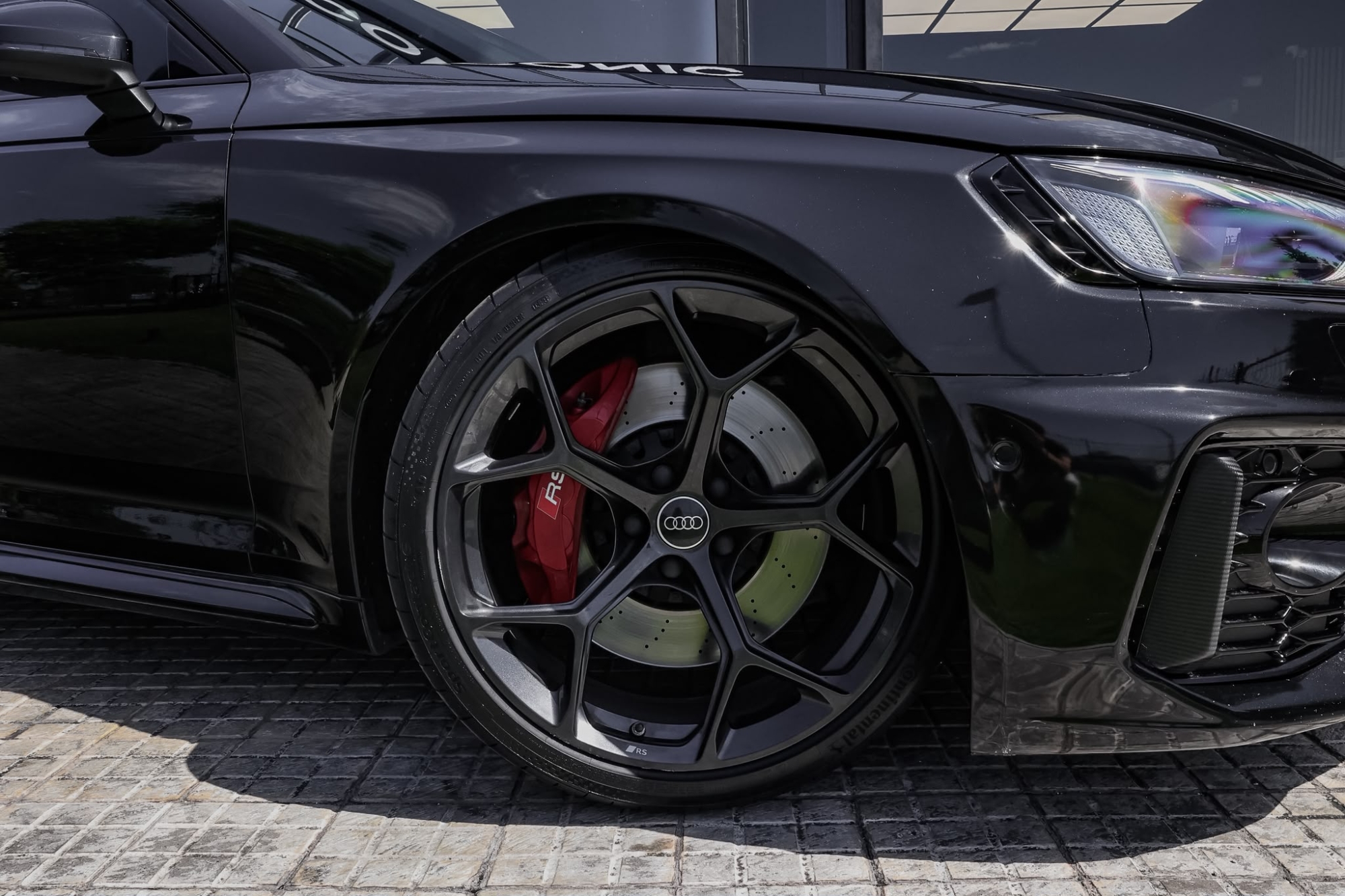 AUDI RS 4 AVANT QUATTRO