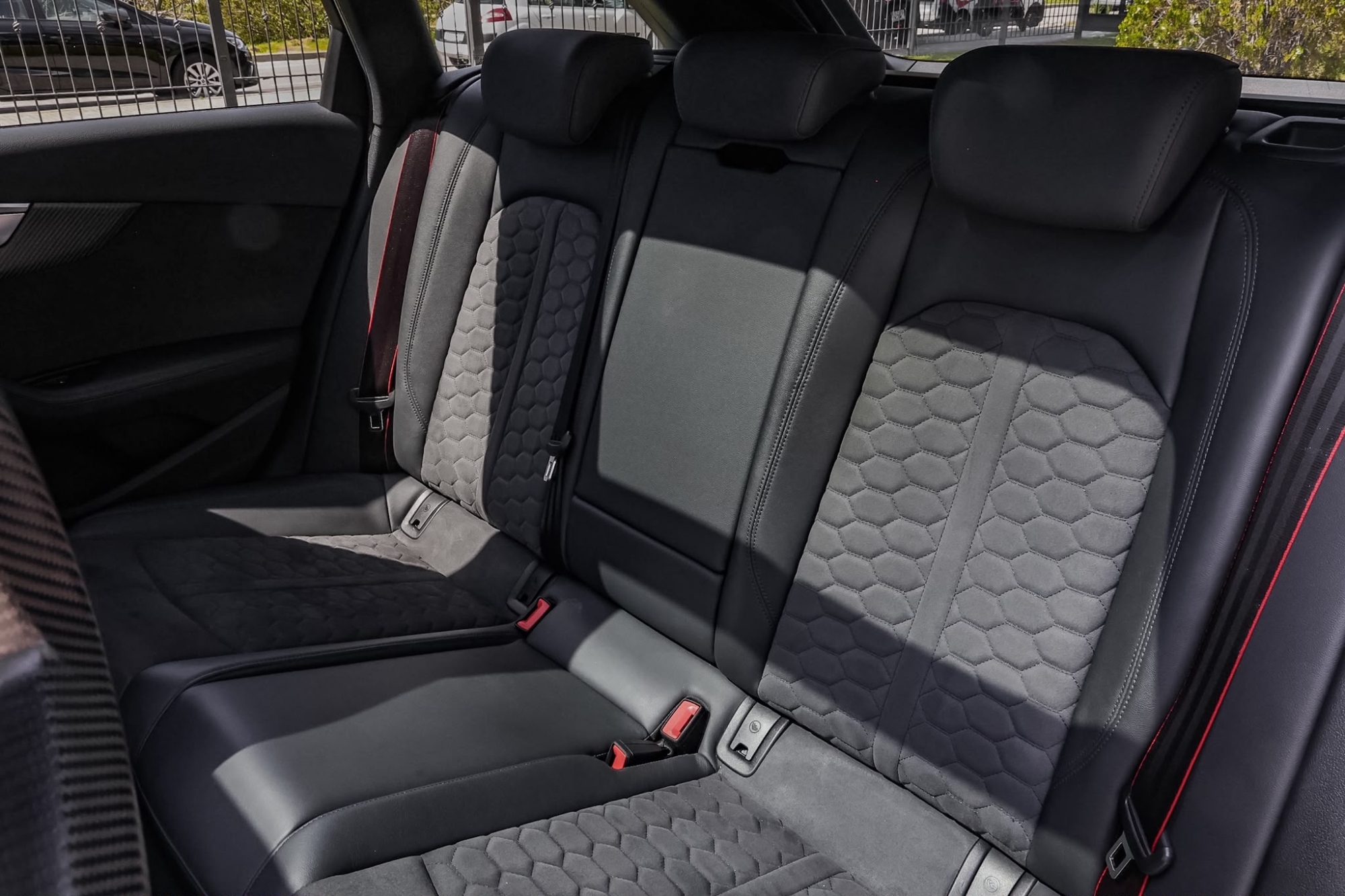 AUDI RS 4 AVANT QUATTRO