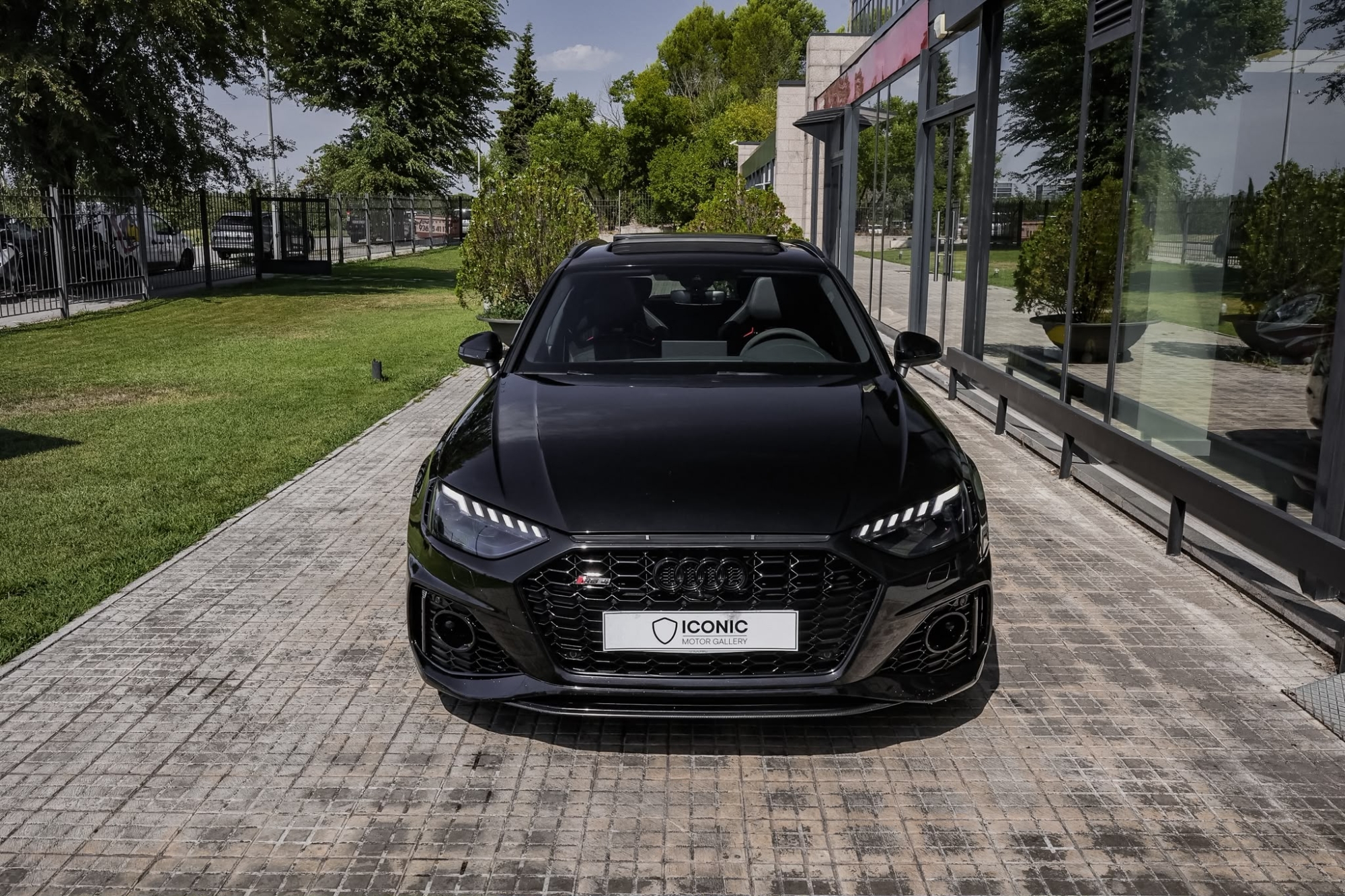 AUDI RS 4 AVANT QUATTRO