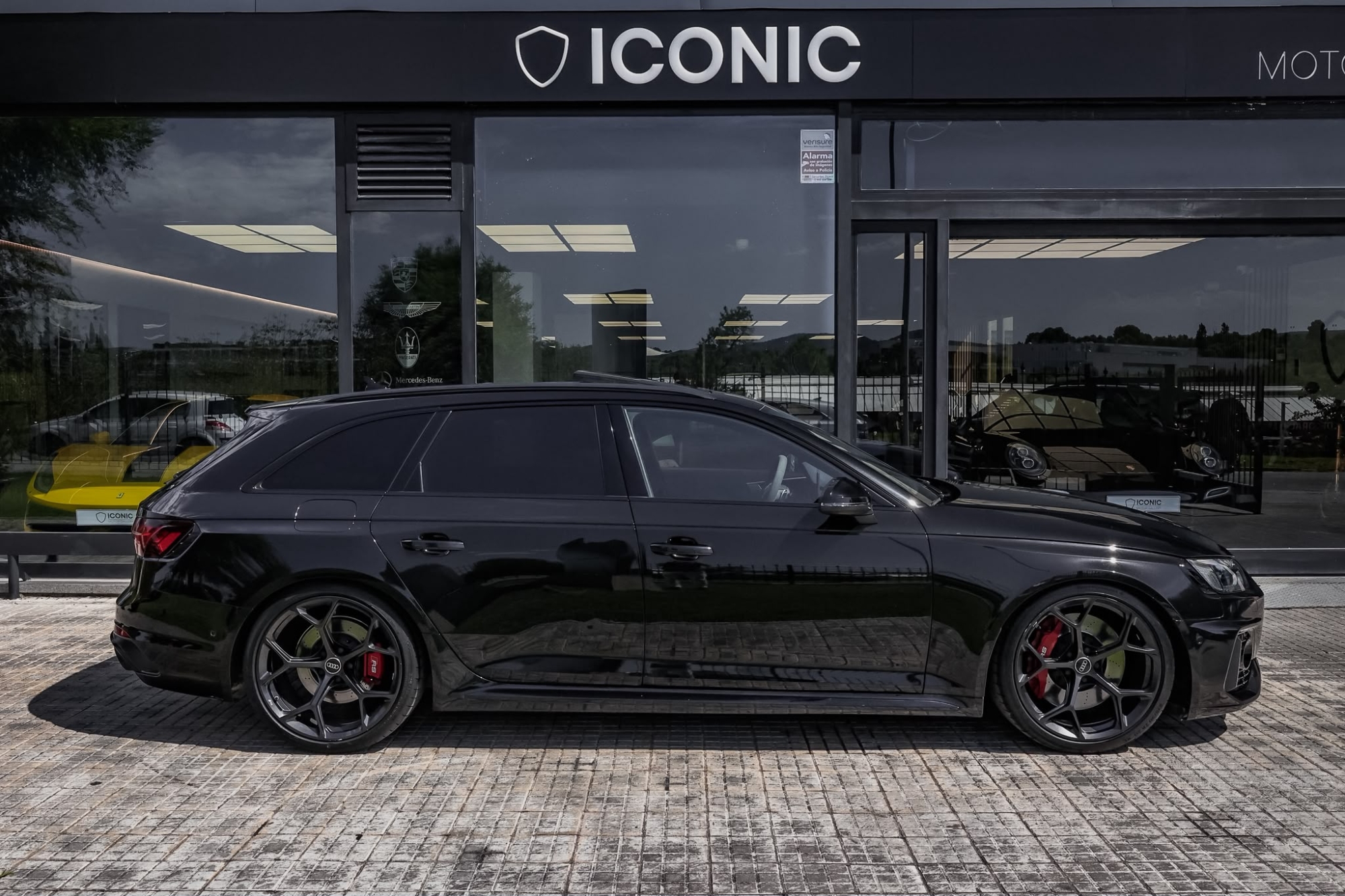 AUDI RS 4 AVANT QUATTRO