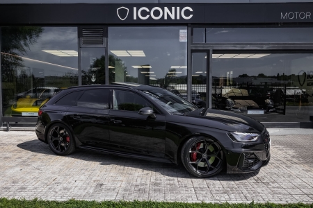 AUDI RS 4 AVANT QUATTRO