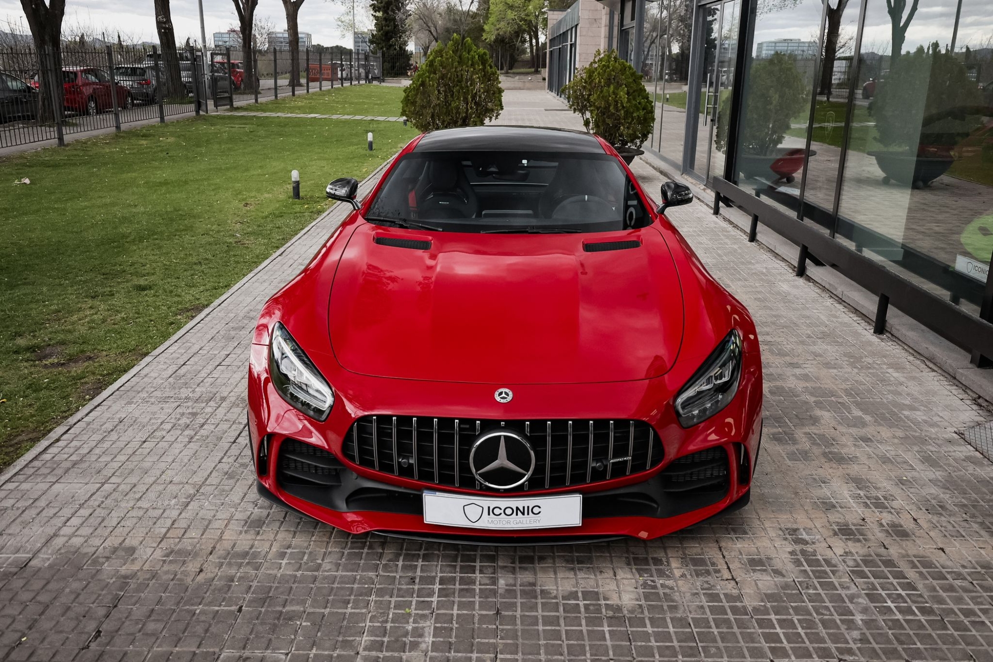 MERCEDES-BENZ AMG GT R V8