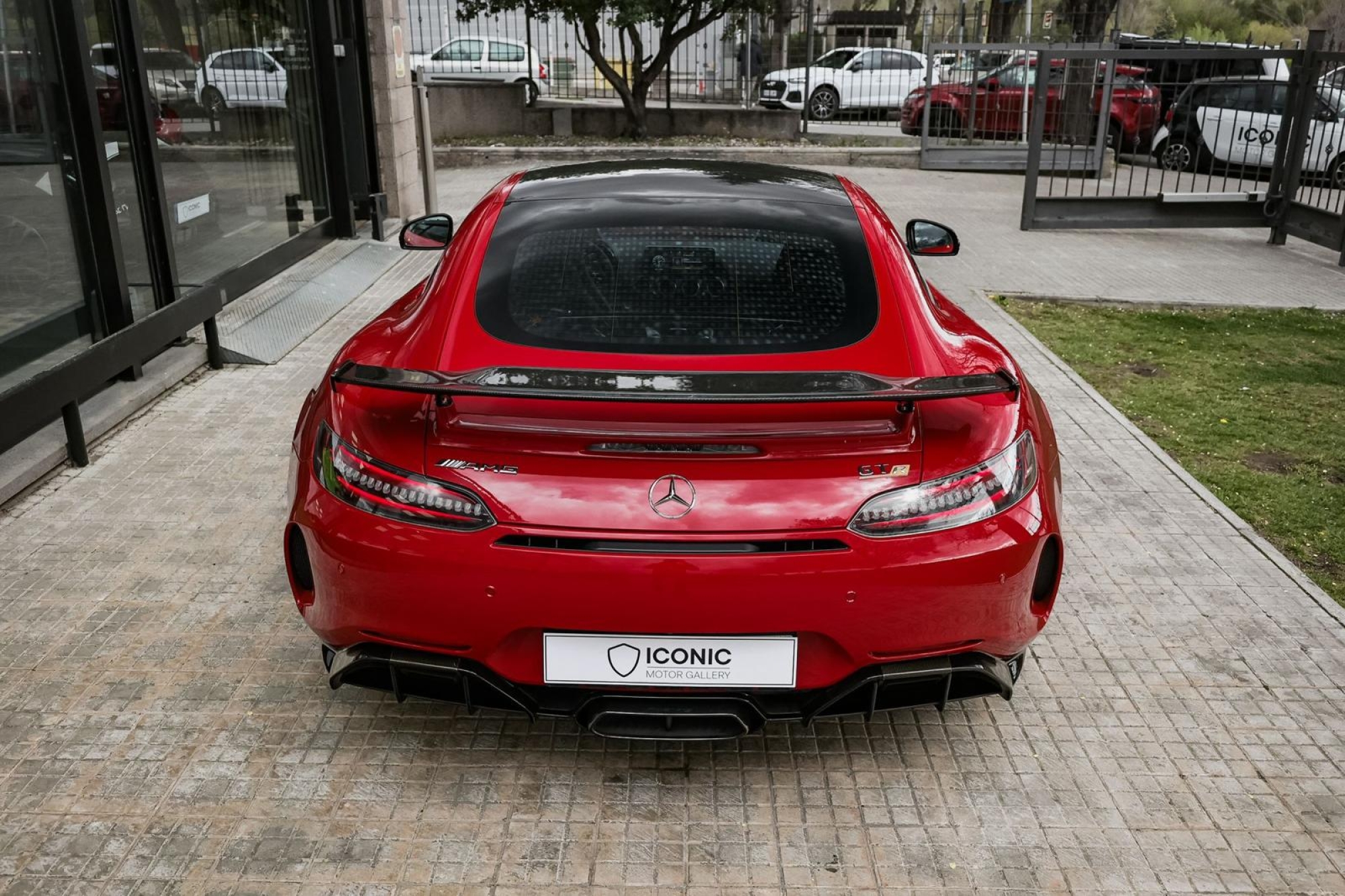 MERCEDES-BENZ AMG GT R V8