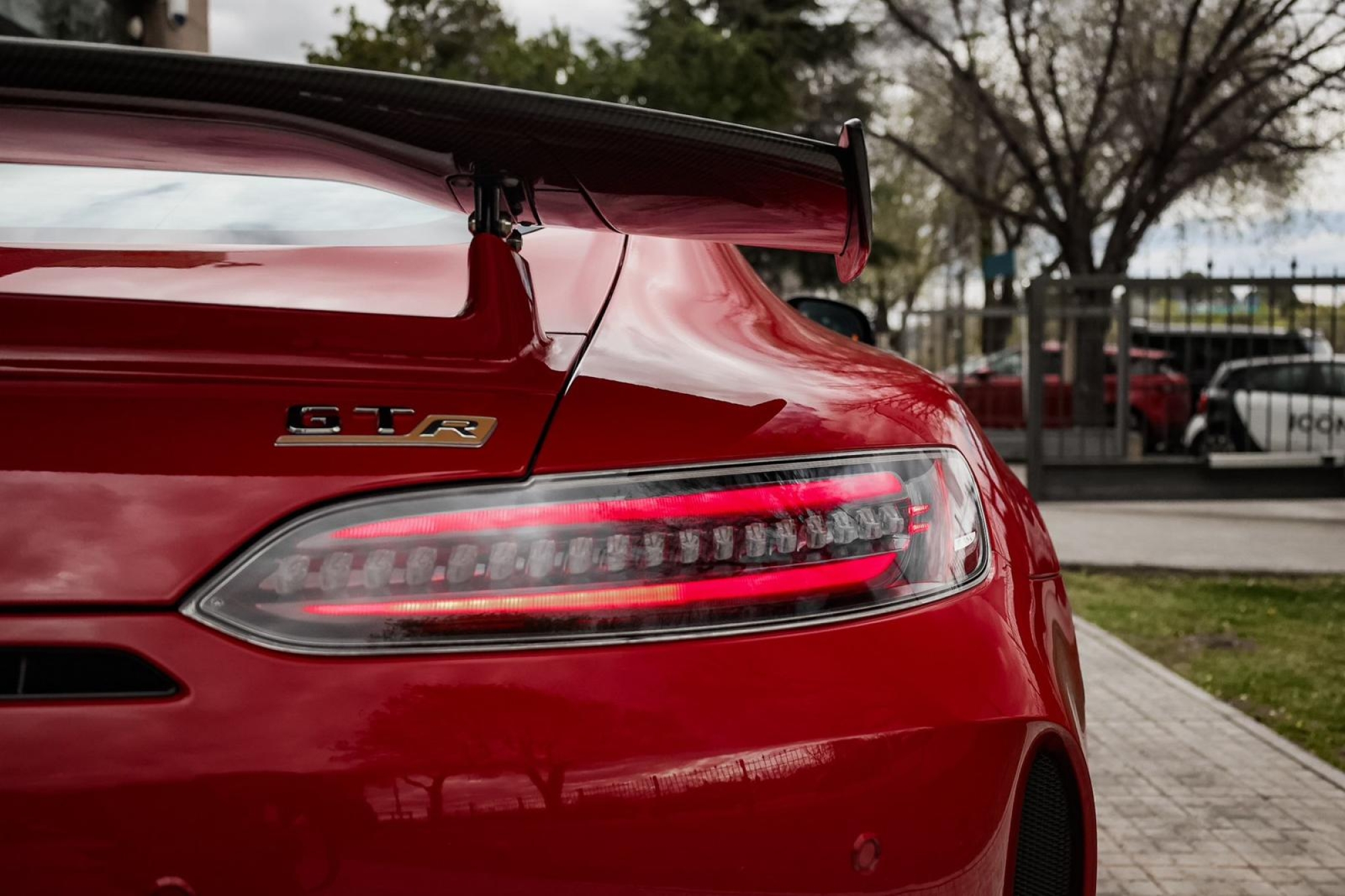 MERCEDES-BENZ AMG GT R V8