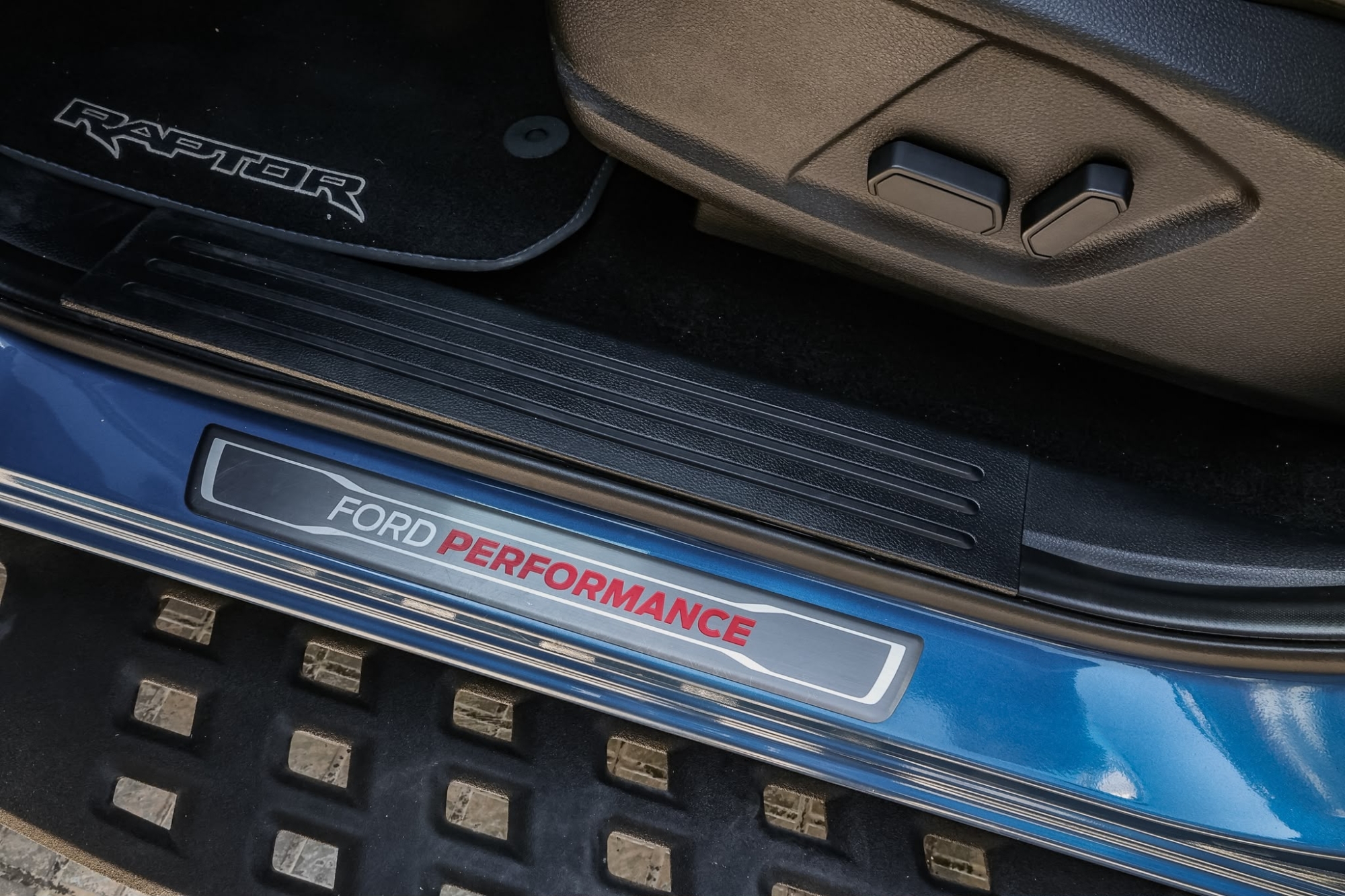 FORD RANGER RAPTOR 