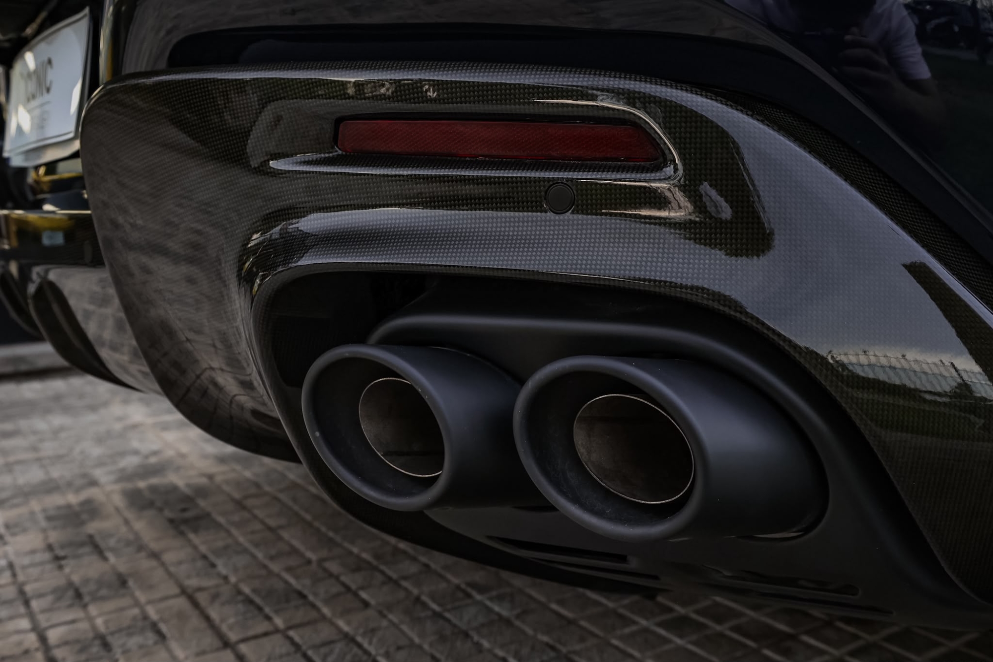 FERRARI PUROSANGUE V12