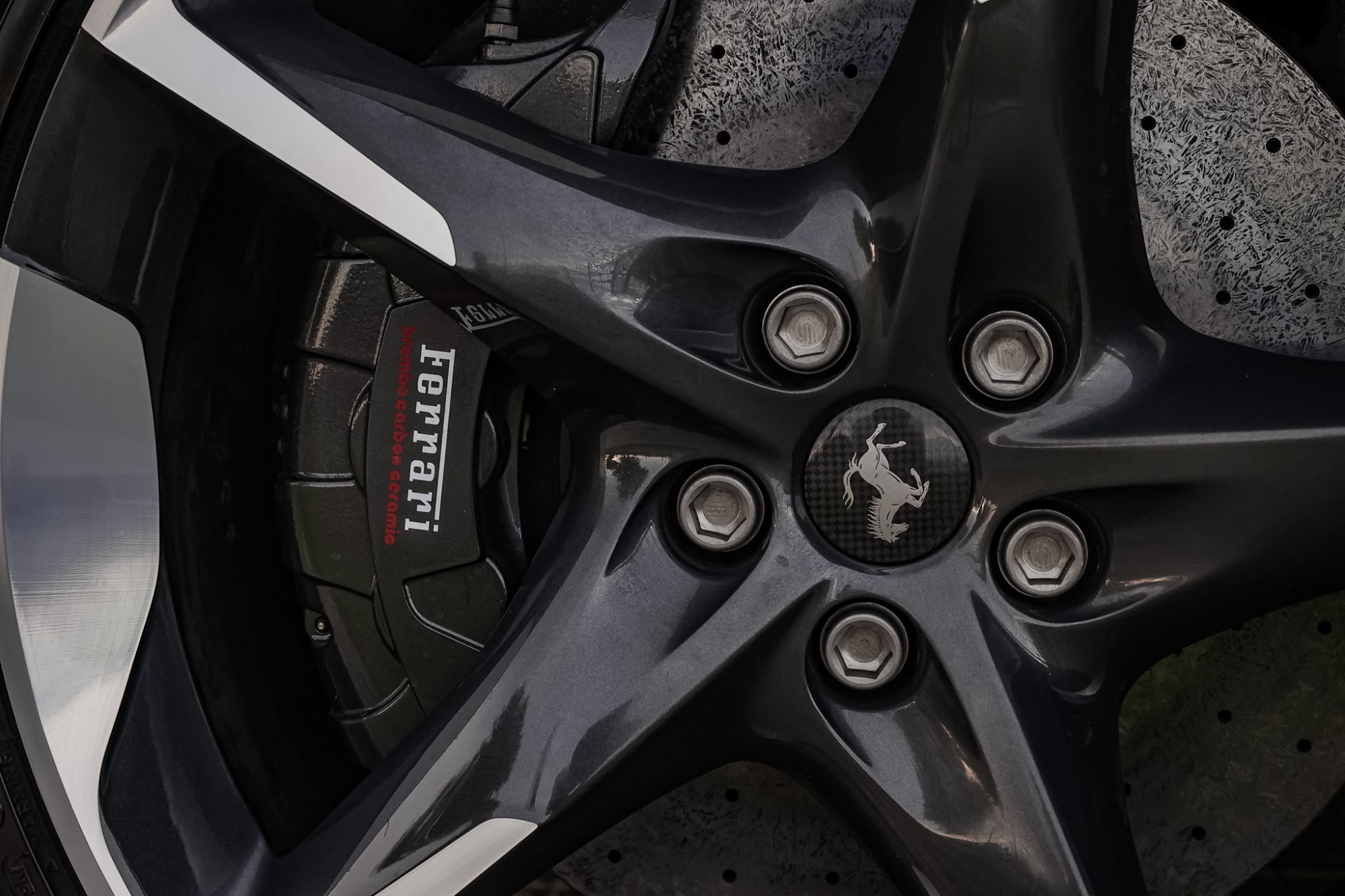FERRARI PUROSANGUE V12