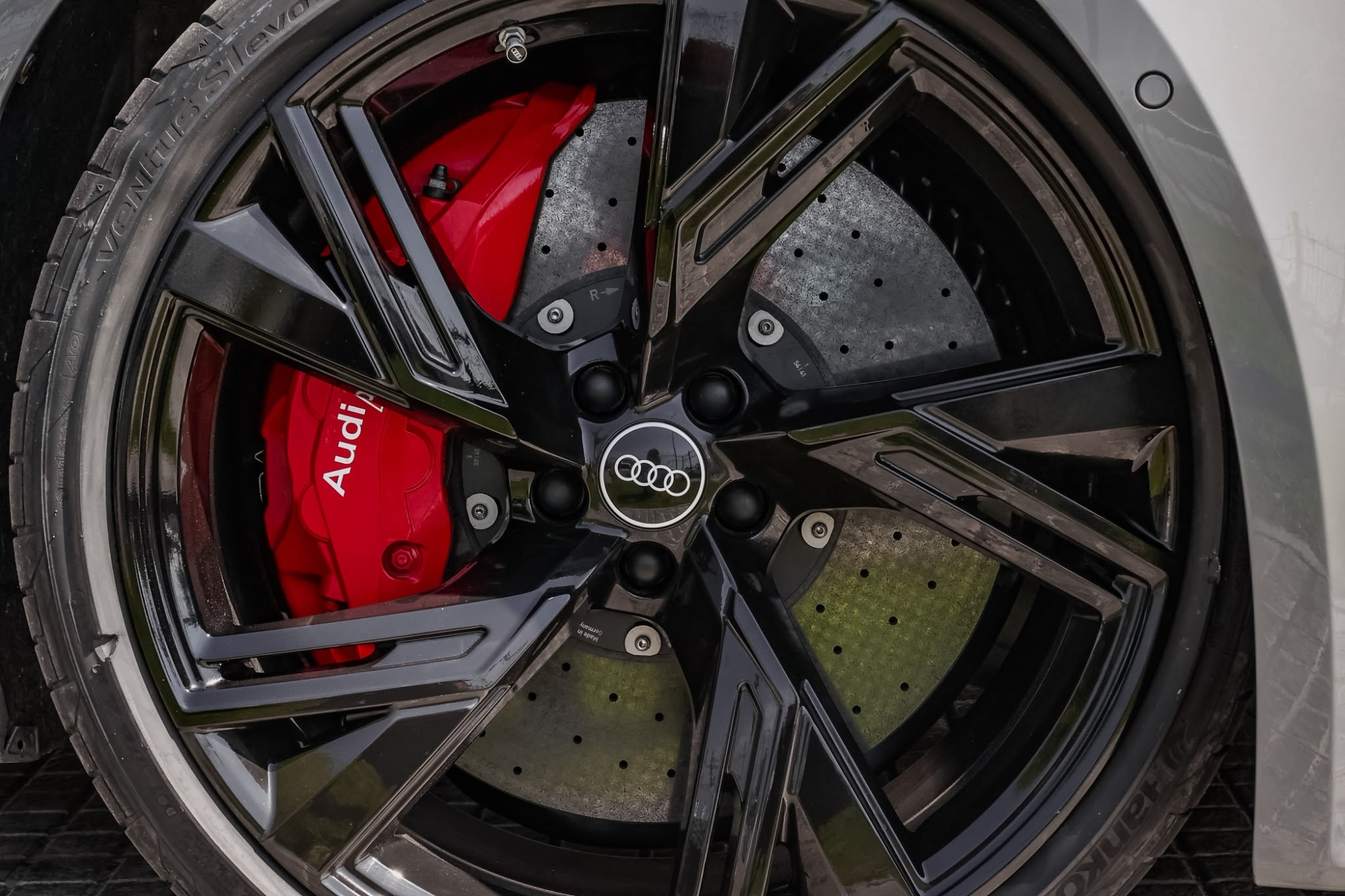 AUDI RS6 AVANT QUATTRO