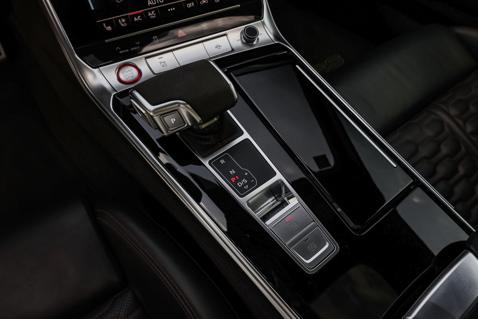 AUDI RS6 AVANT CON FRENOS CERÁMICOS