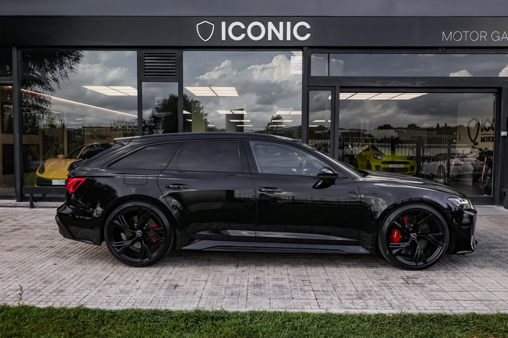 AUDI RS6 AVANT CON FRENOS CERÁMICOS