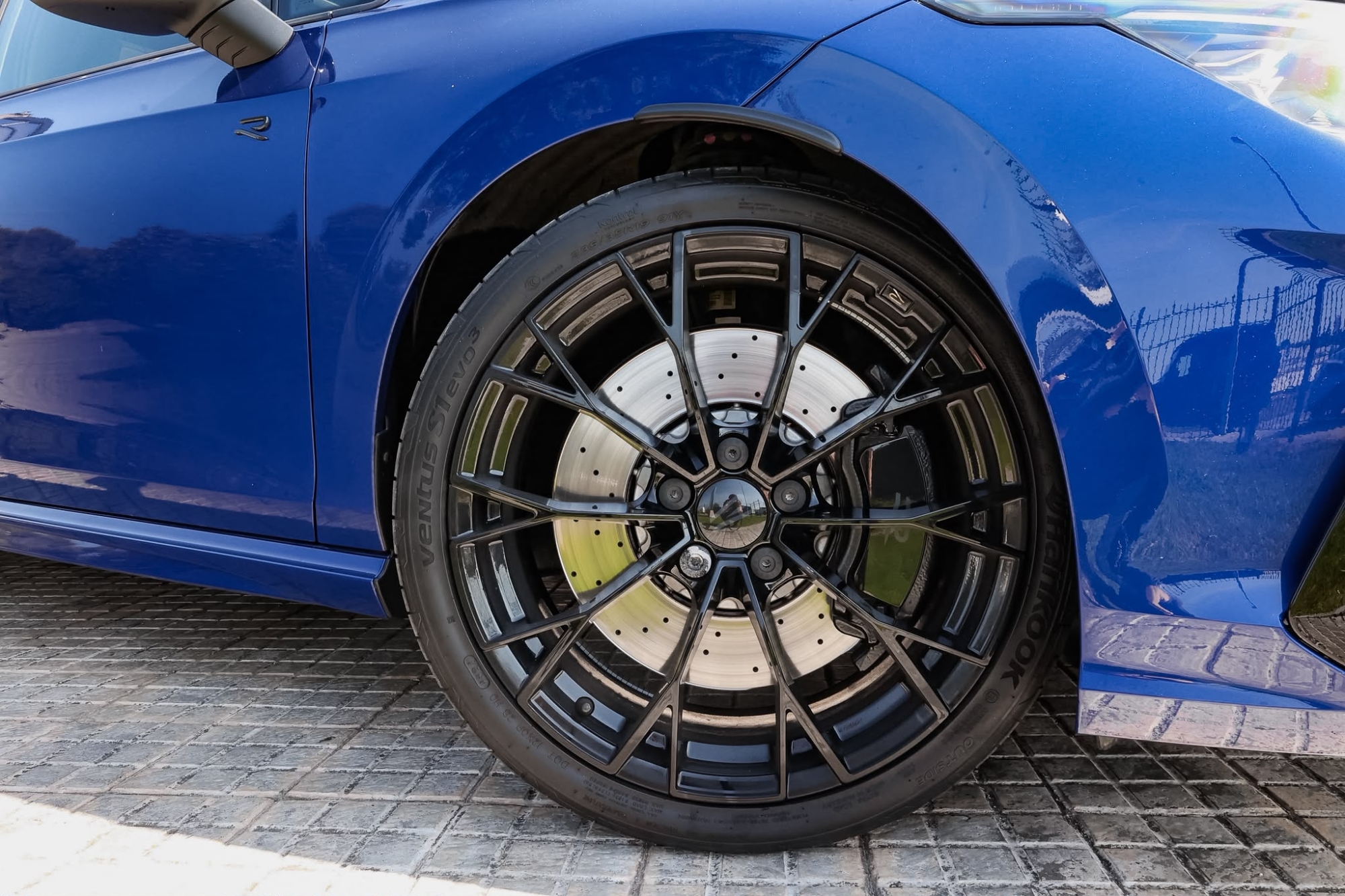 VOLKSWAGEN GOLF R BLACK EDITION